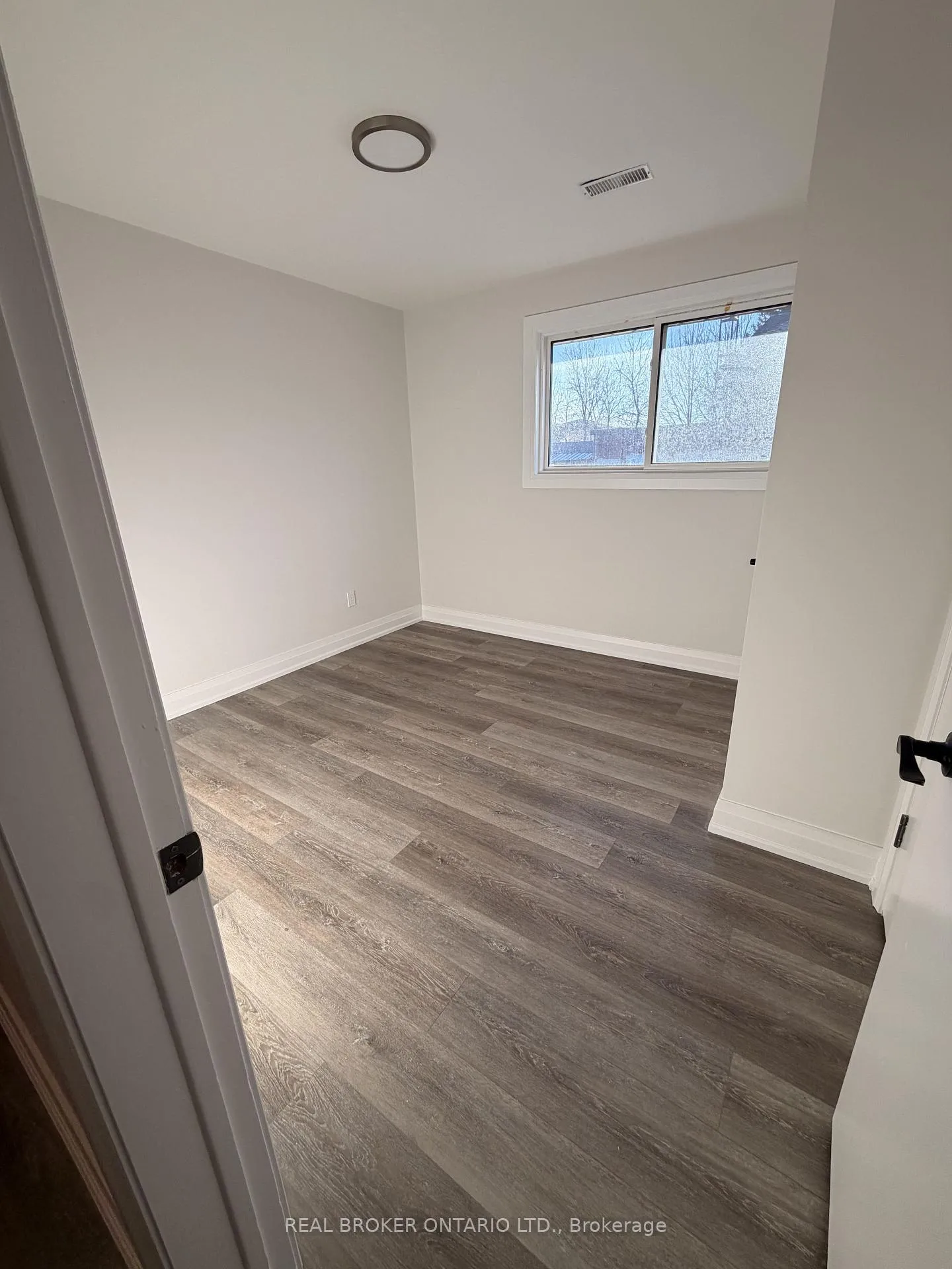 Photo 12 of Unit Main, 653 Athol Street E, Oshawa, Donevan — HOMEH
