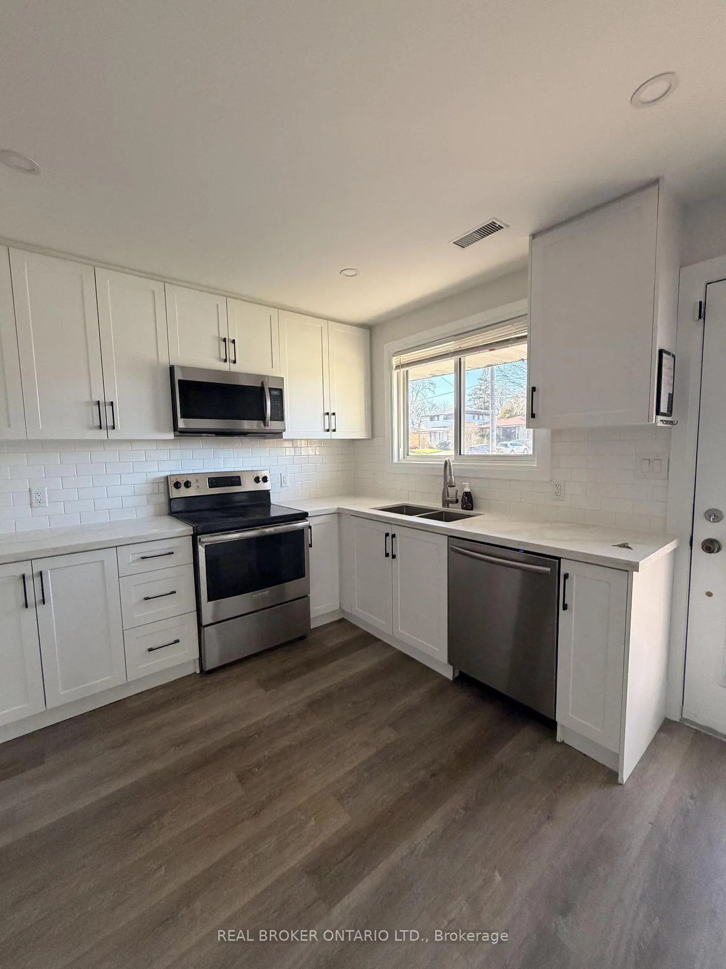 Photo 15 of Unit Main, 653 Athol Street E, Oshawa, Donevan — HOMEH