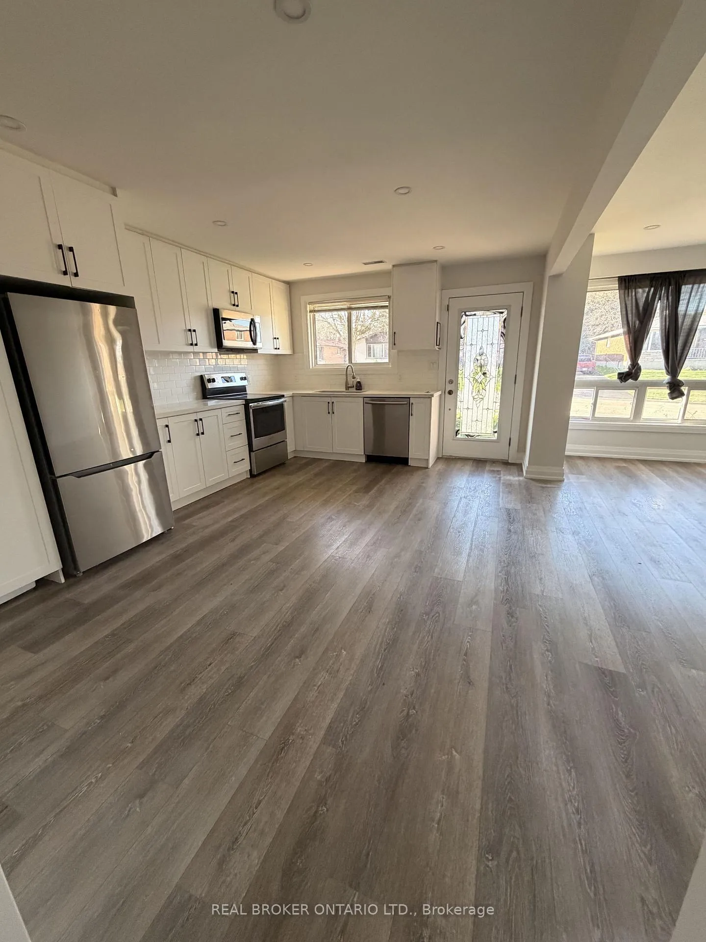 Photo 16 of Unit Main, 653 Athol Street E, Oshawa, Donevan — HOMEH