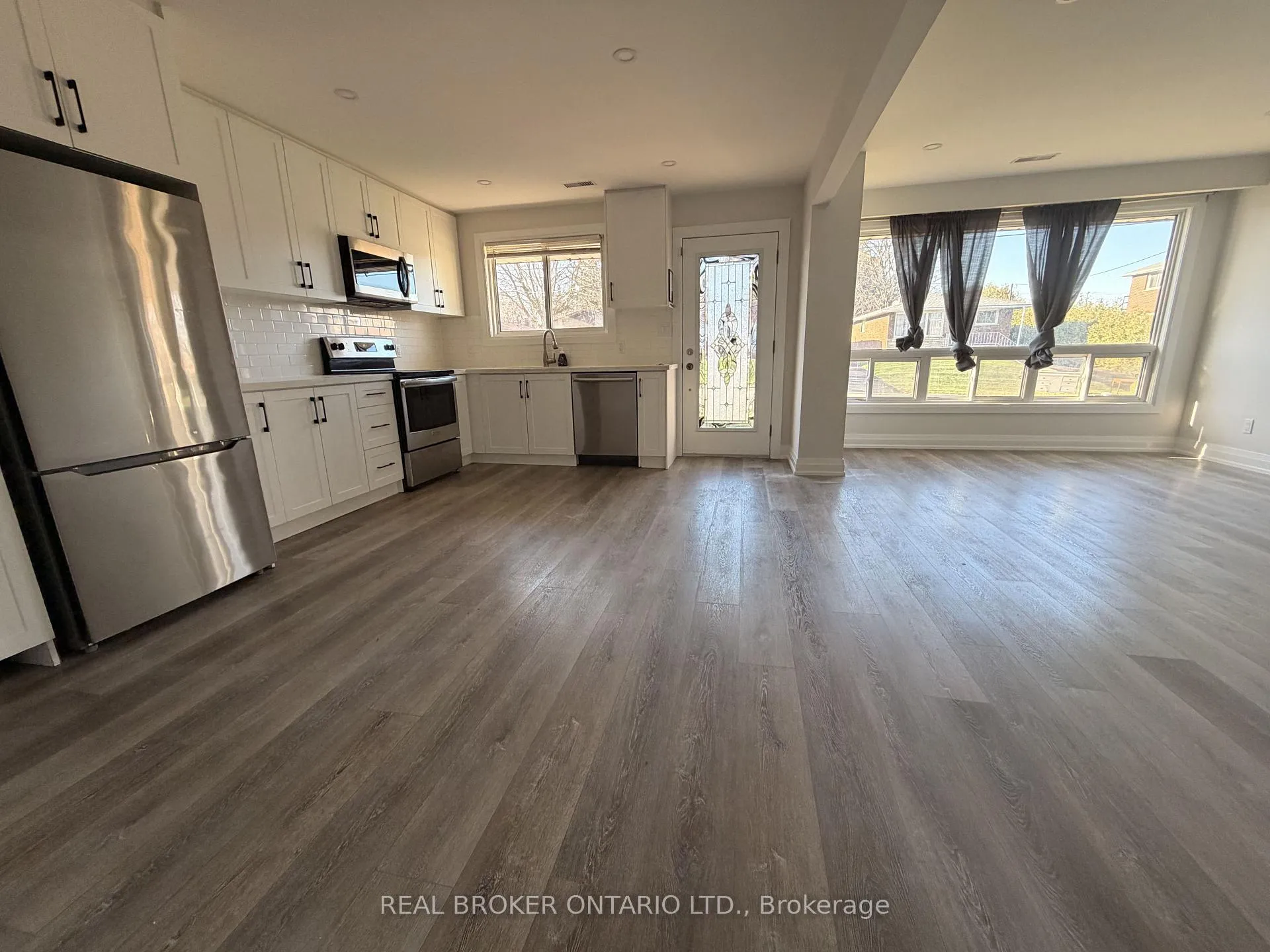 Photo 17 of Unit Main, 653 Athol Street E, Oshawa, Donevan — HOMEH