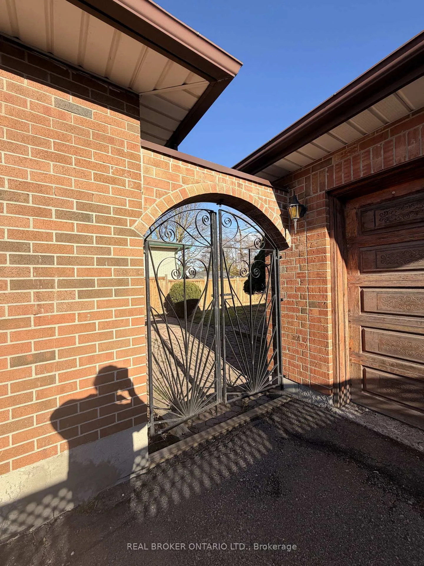 Photo 21 of Unit Main, 653 Athol Street E, Oshawa, Donevan — HOMEH