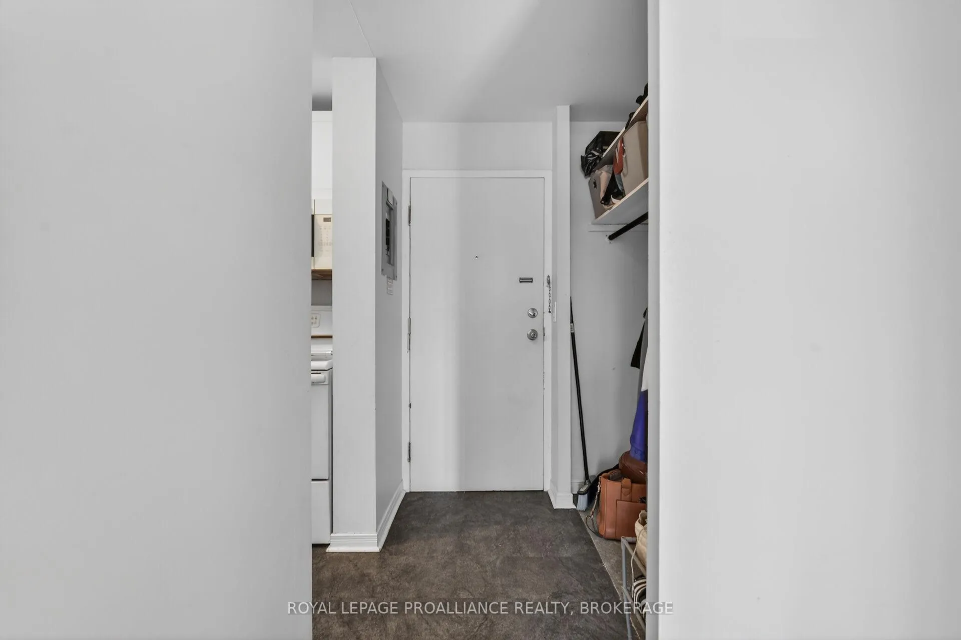 Photo 2 of Unit 206, 17 Eldon Hall Place, Kingston, Central City West — HOMEH