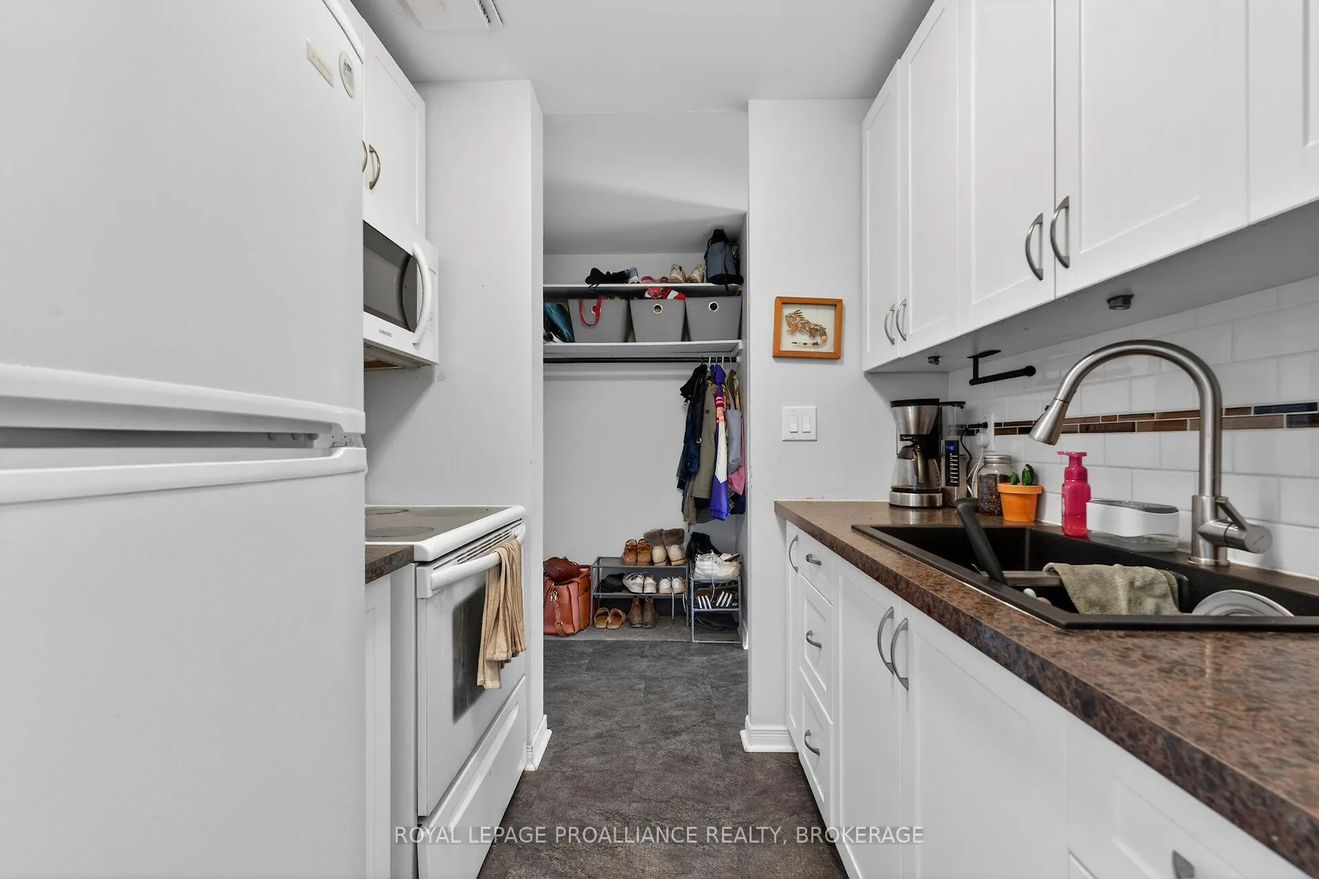 Photo 10 of Unit 206, 17 Eldon Hall Place, Kingston, Central City West — HOMEH