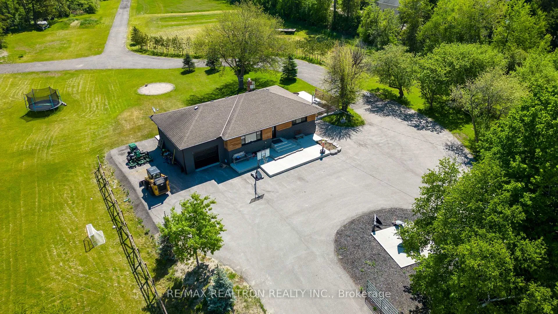 Photo 15 of 18367 Keele Street, King, Rural King — HOMEH