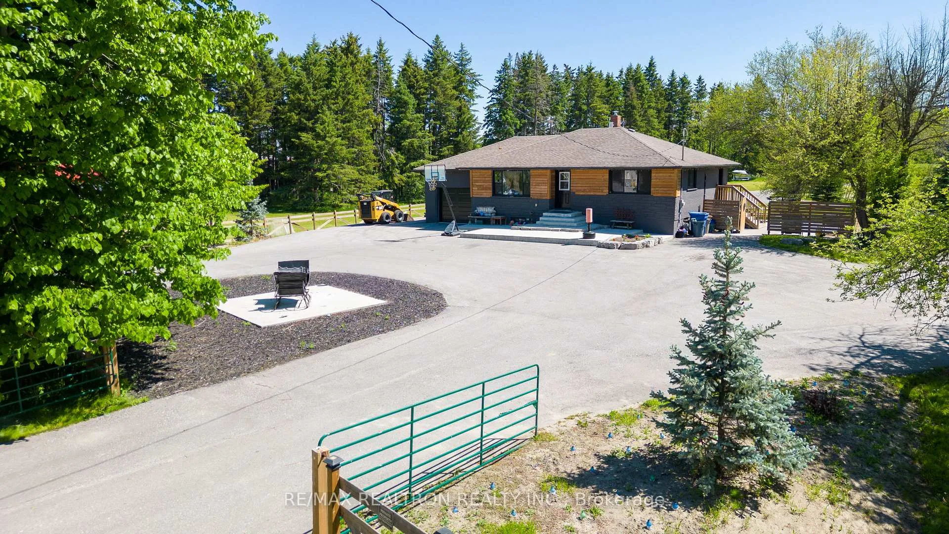 Photo 6 of 18367 Keele Street, King, Rural King — HOMEH