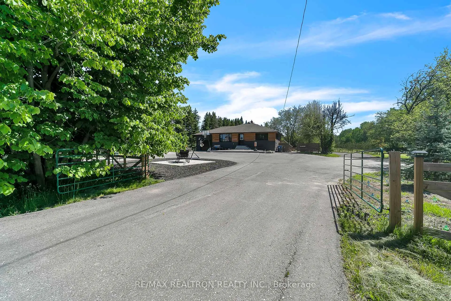 Photo 21 of 18367 Keele Street, King, Rural King — HOMEH