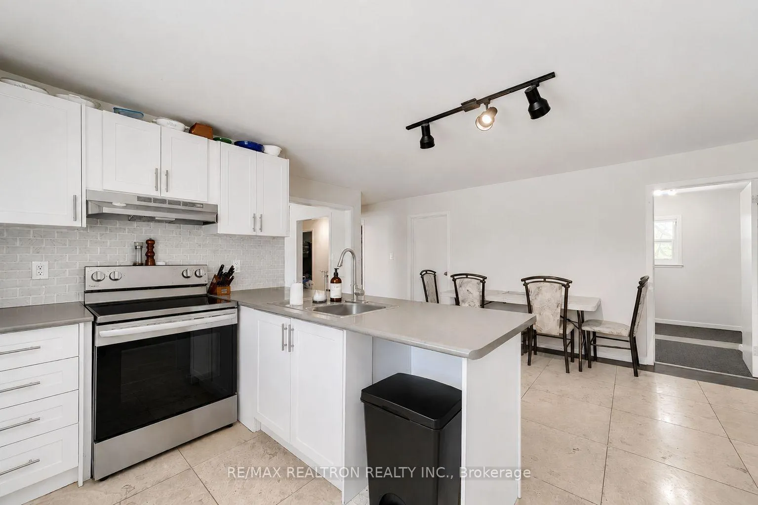 Photo 33 of 18367 Keele Street, King, Rural King — HOMEH