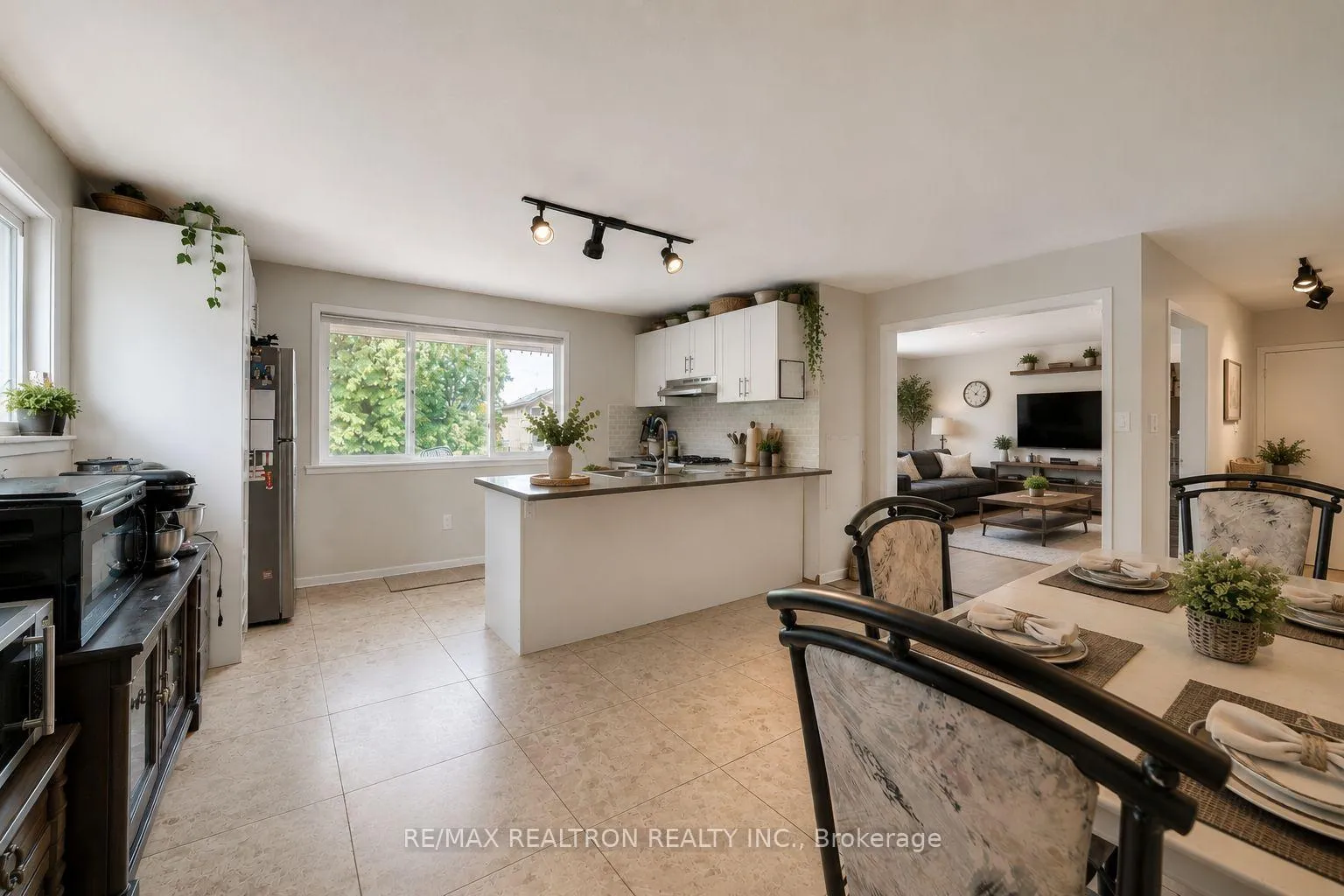 Photo 34 of 18367 Keele Street, King, Rural King — HOMEH