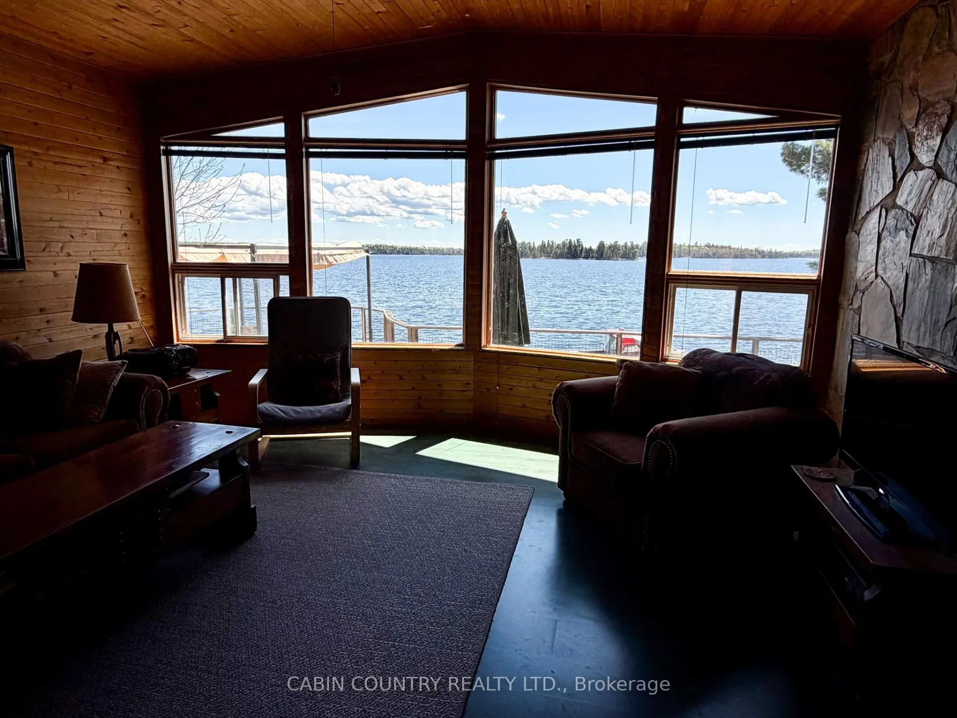 Photo 13 of 4 Queer Island, Kenora Remote Area, Lake of the Woods North — HOMEH