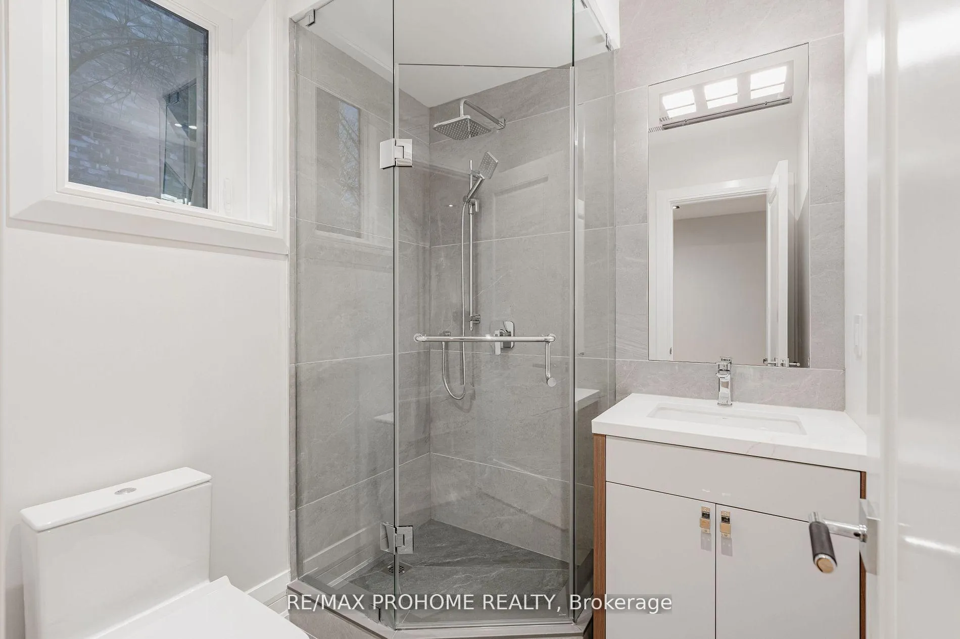 Photo 49 of 29 Pomander Road, Markham, Unionville — HOMEH
