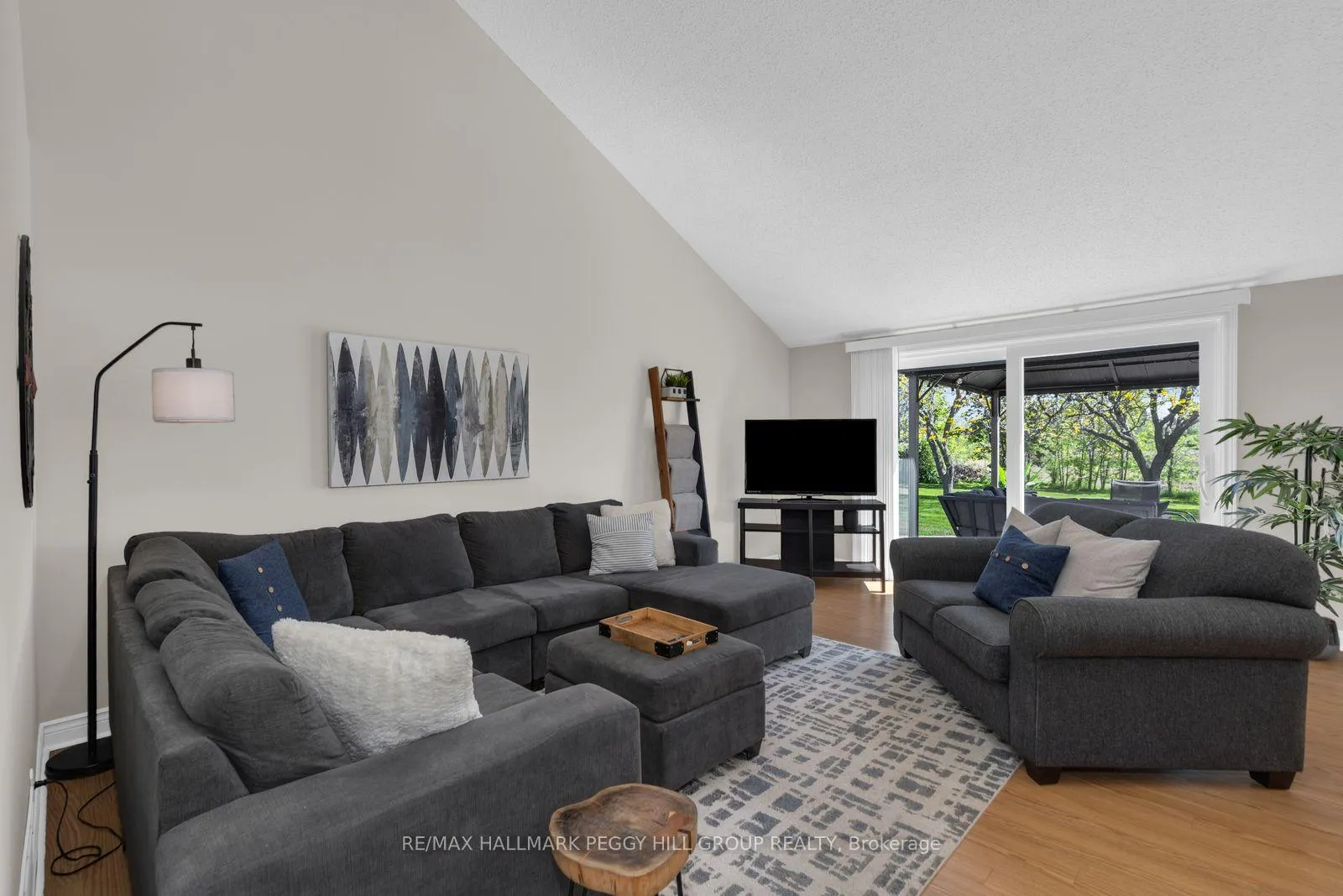 Photo 3 of 5445 Fawn Bay Road, Ramara, Rural Ramara — HOMEH