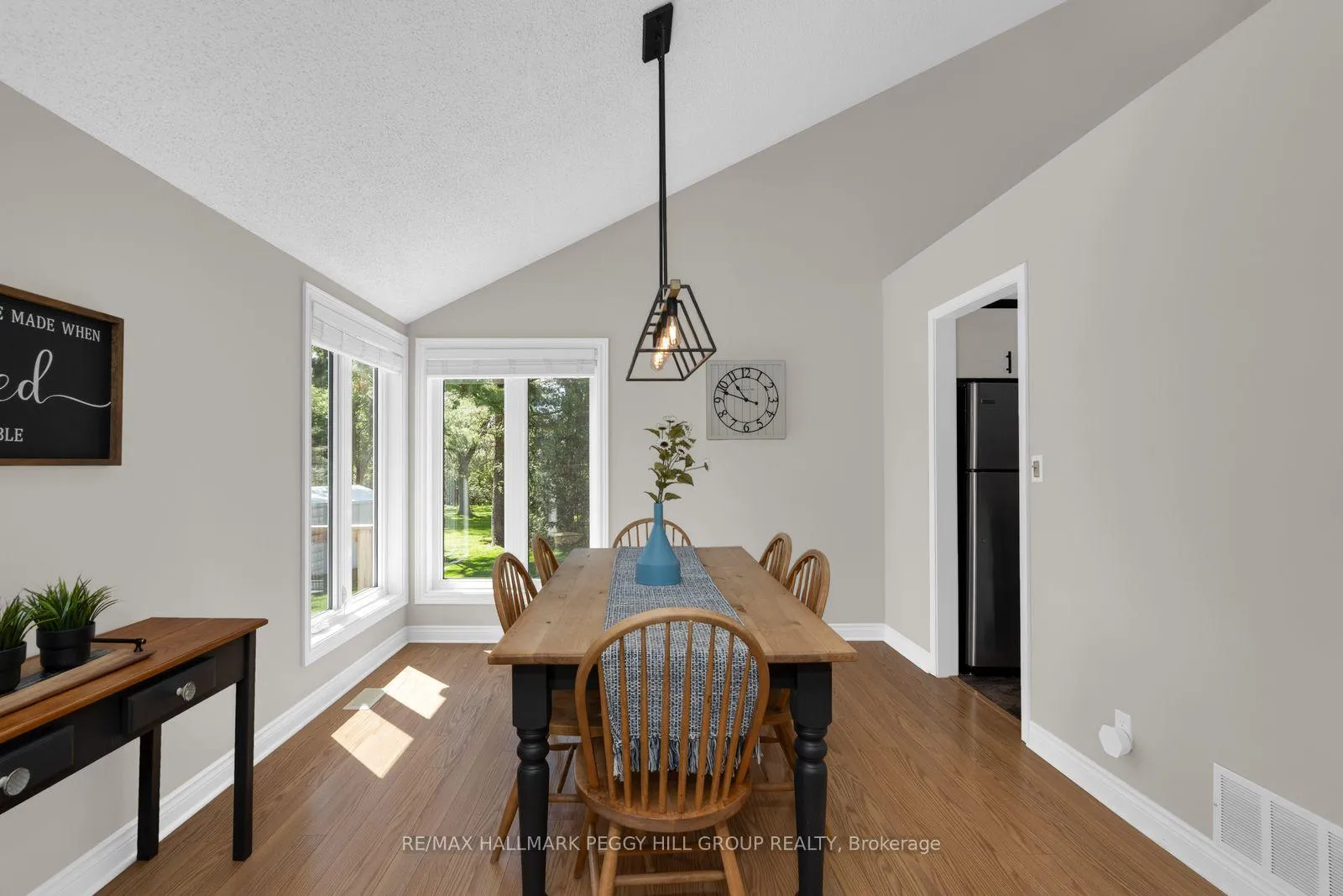 Photo 5 of 5445 Fawn Bay Road, Ramara, Rural Ramara — HOMEH