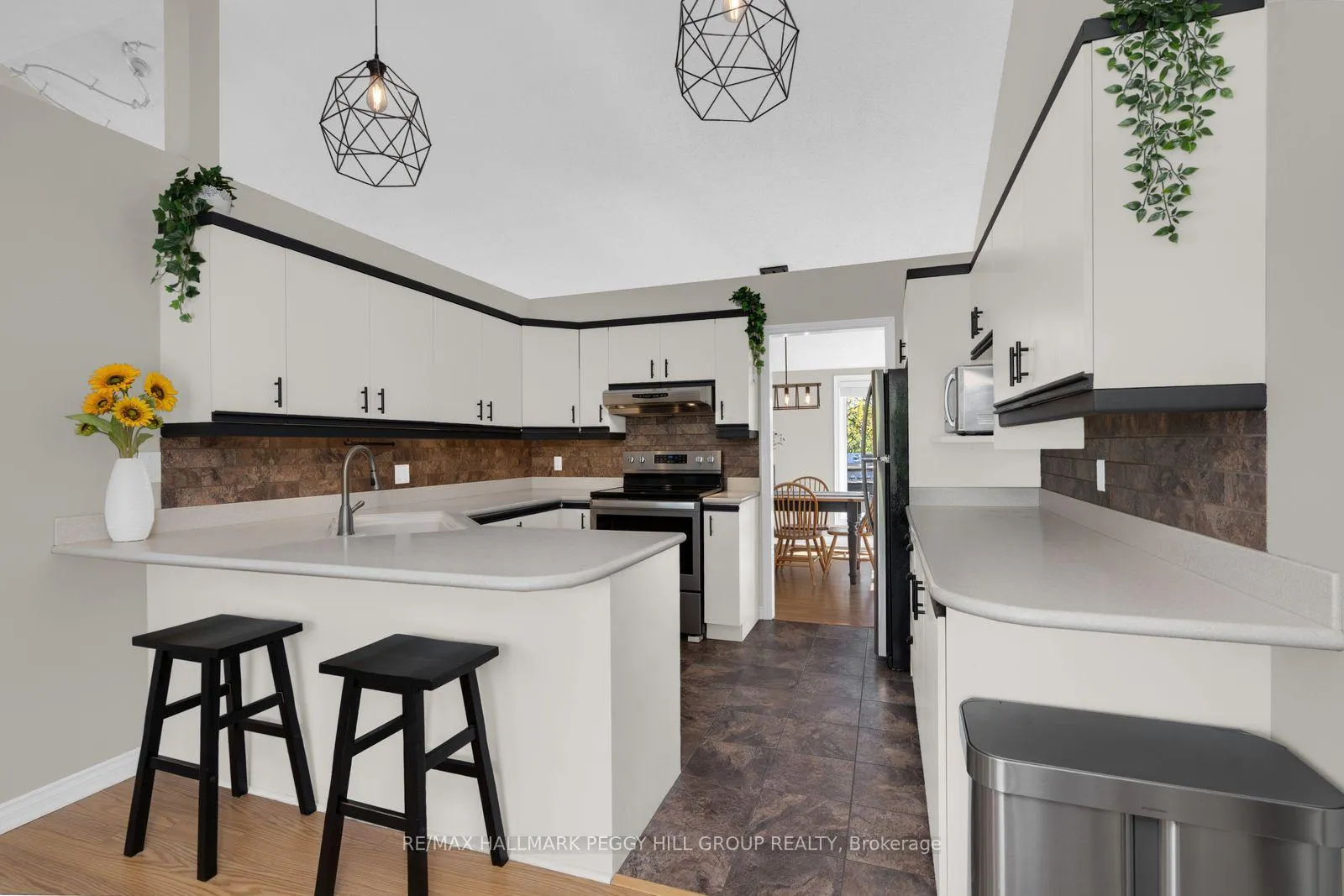 Photo 6 of 5445 Fawn Bay Road, Ramara, Rural Ramara — HOMEH