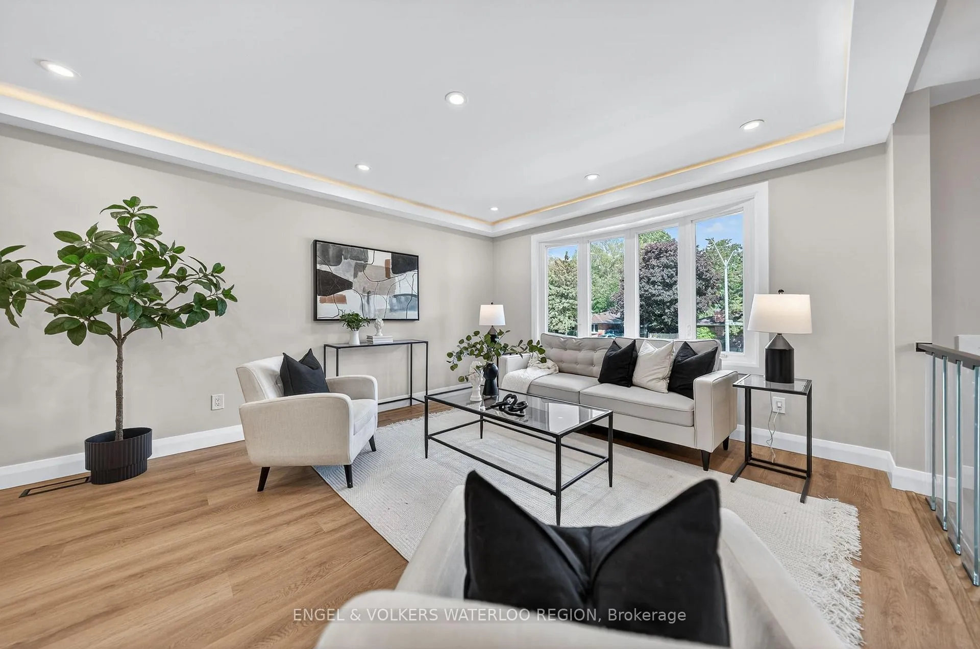 Photo 8 of 627 Glen Forrest Boulevard, Waterloo — HOMEH