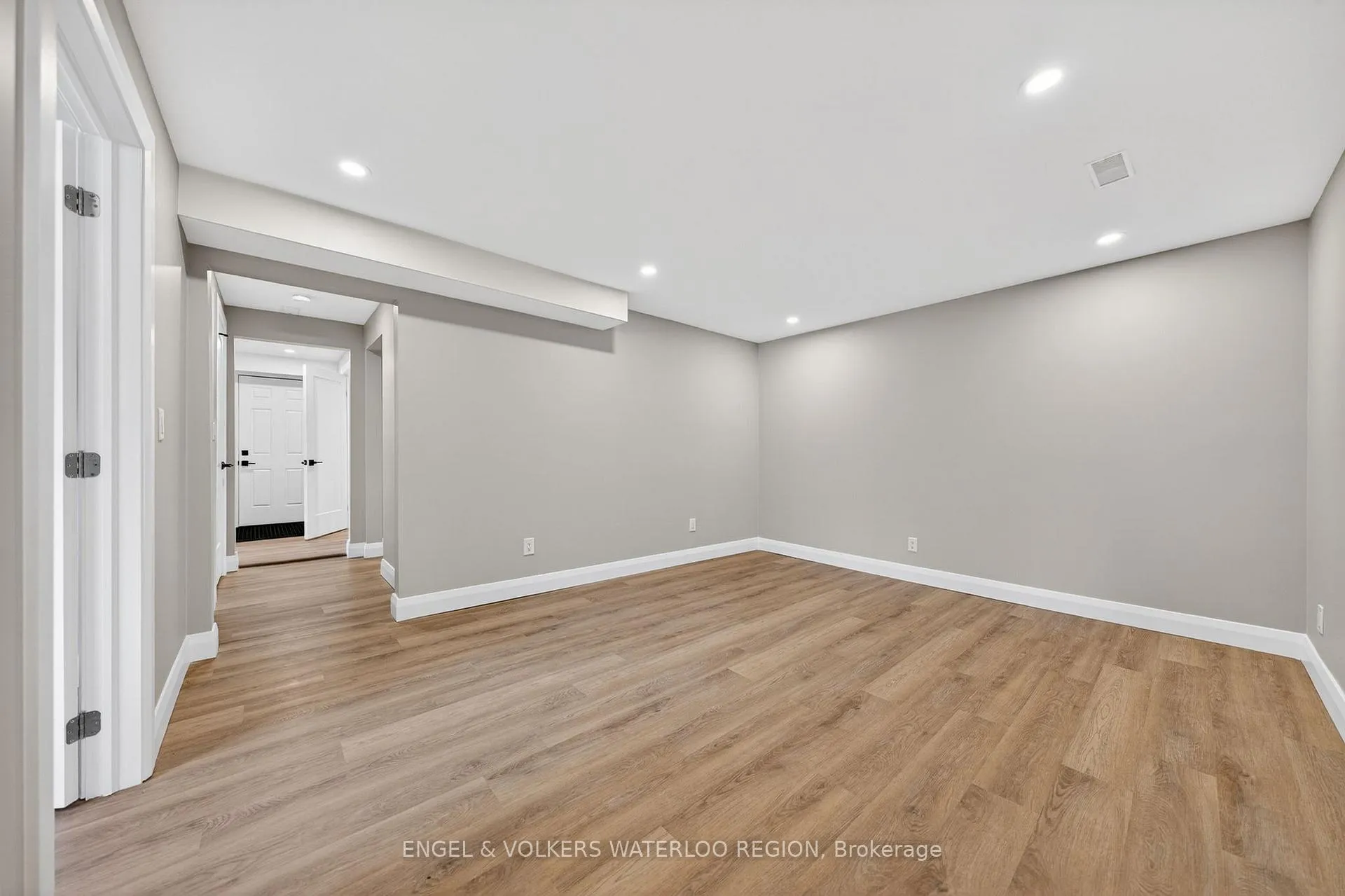 Photo 25 of 627 Glen Forrest Boulevard, Waterloo — HOMEH