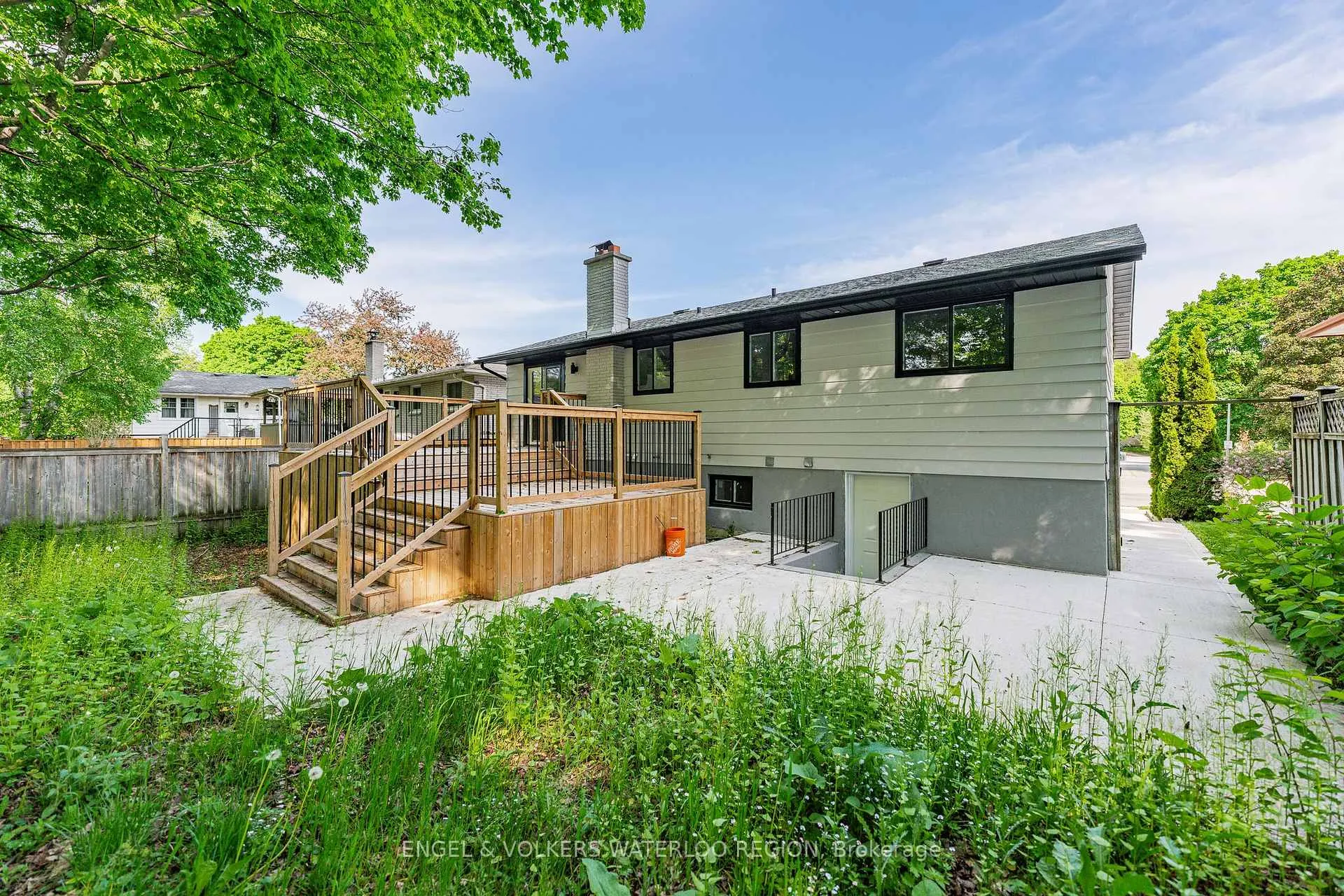 Photo 33 of 627 Glen Forrest Boulevard, Waterloo — HOMEH