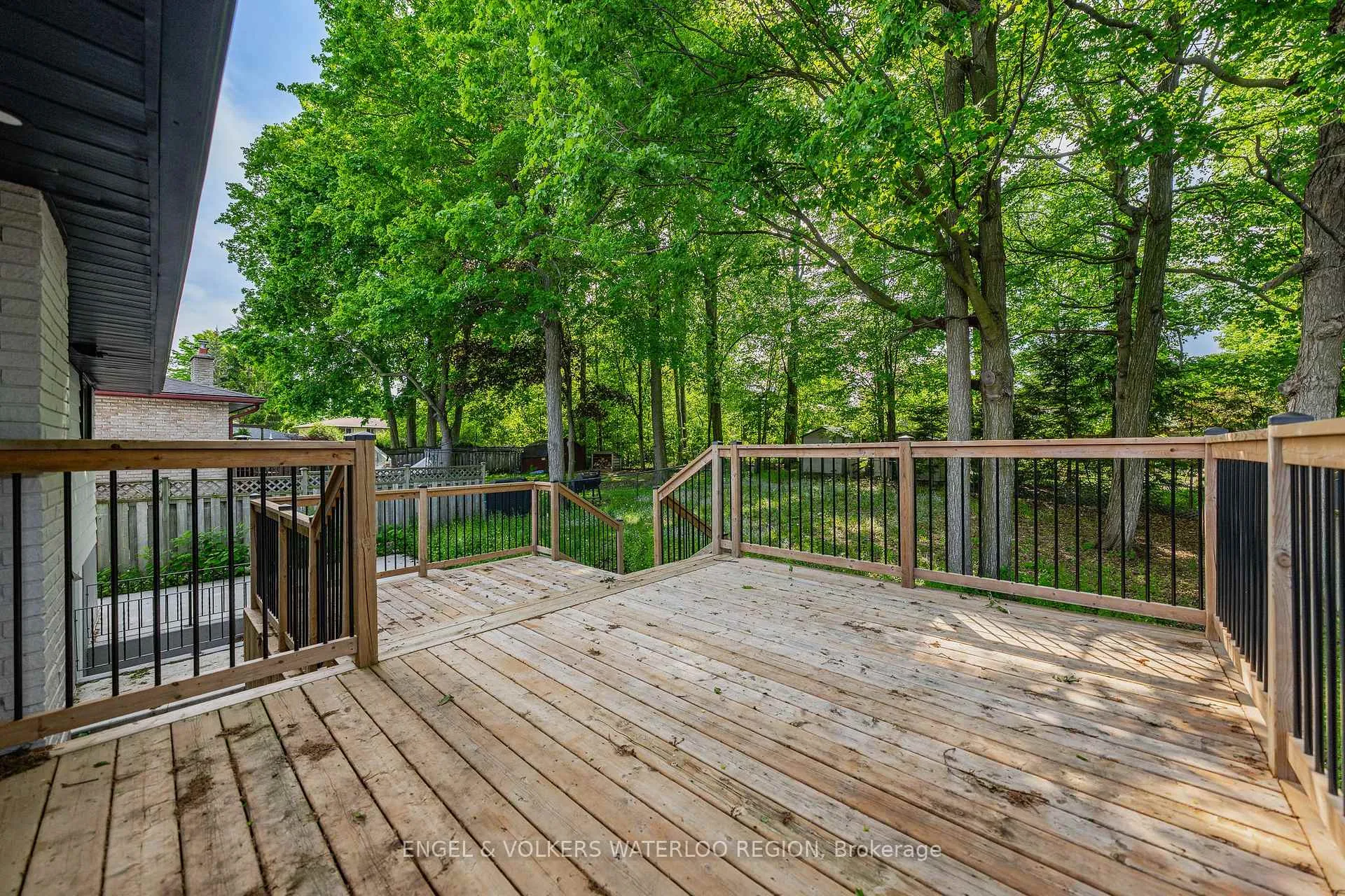 Photo 34 of 627 Glen Forrest Boulevard, Waterloo — HOMEH