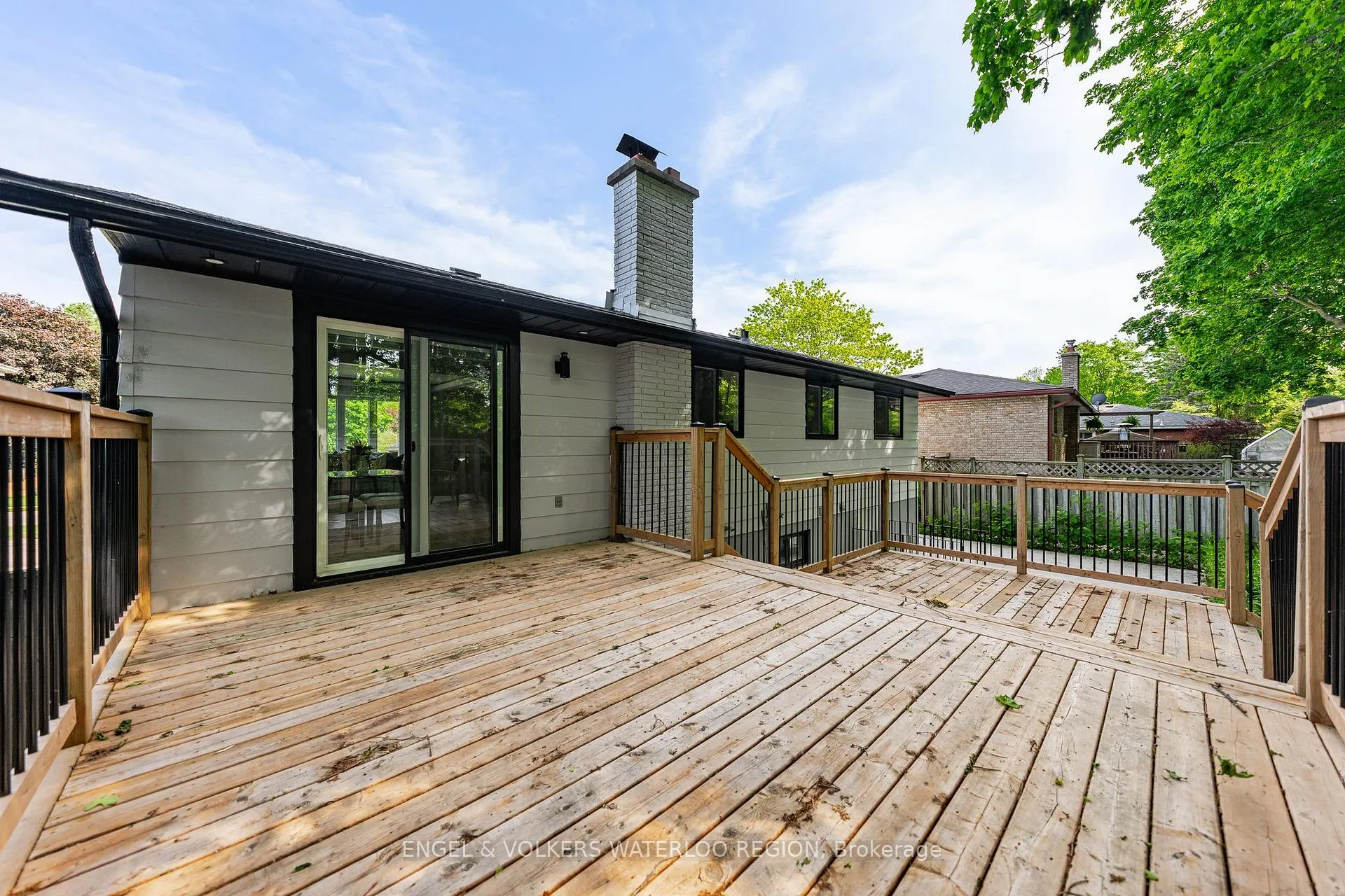 Photo 35 of 627 Glen Forrest Boulevard, Waterloo — HOMEH