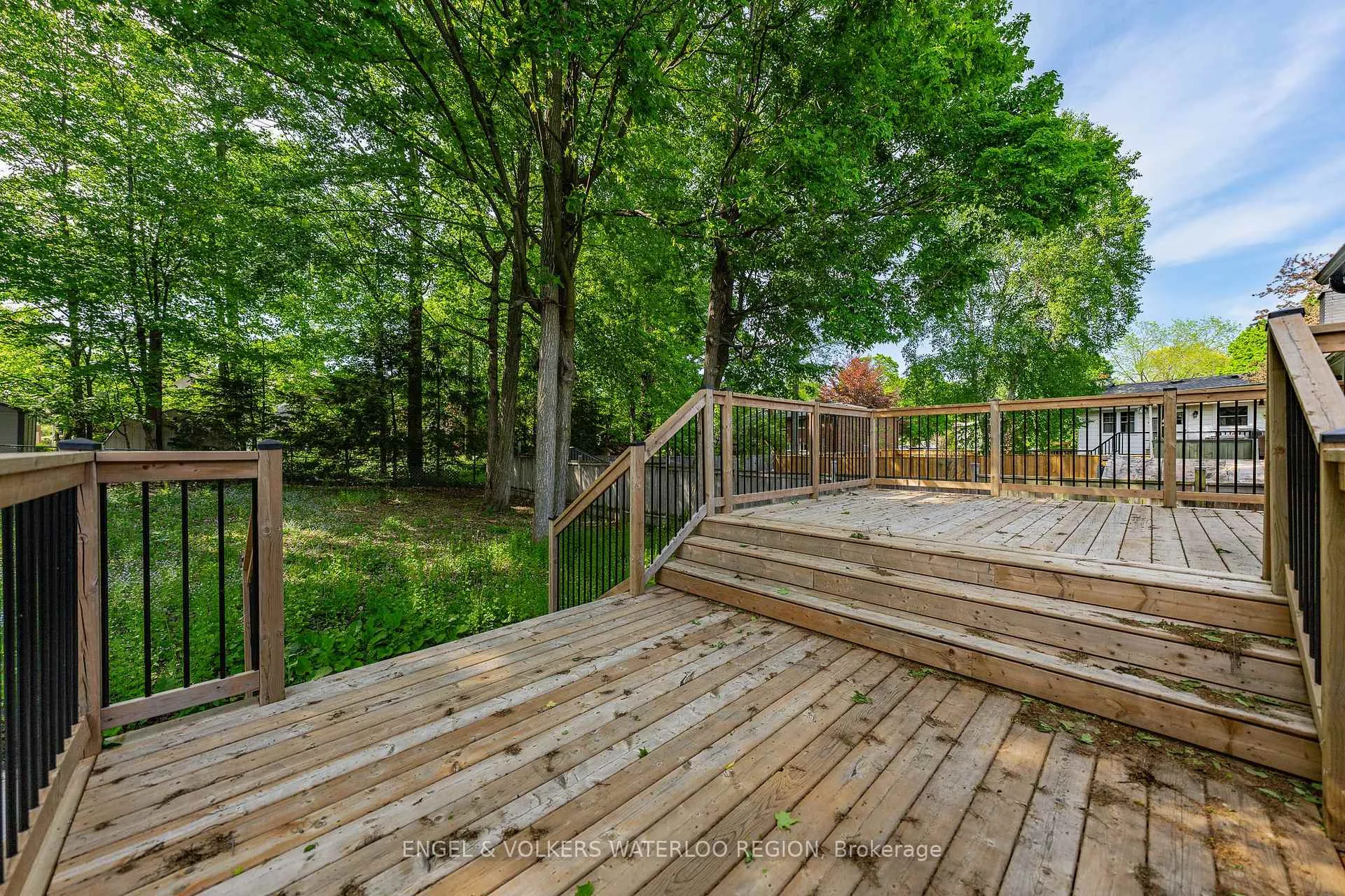 Photo 36 of 627 Glen Forrest Boulevard, Waterloo — HOMEH