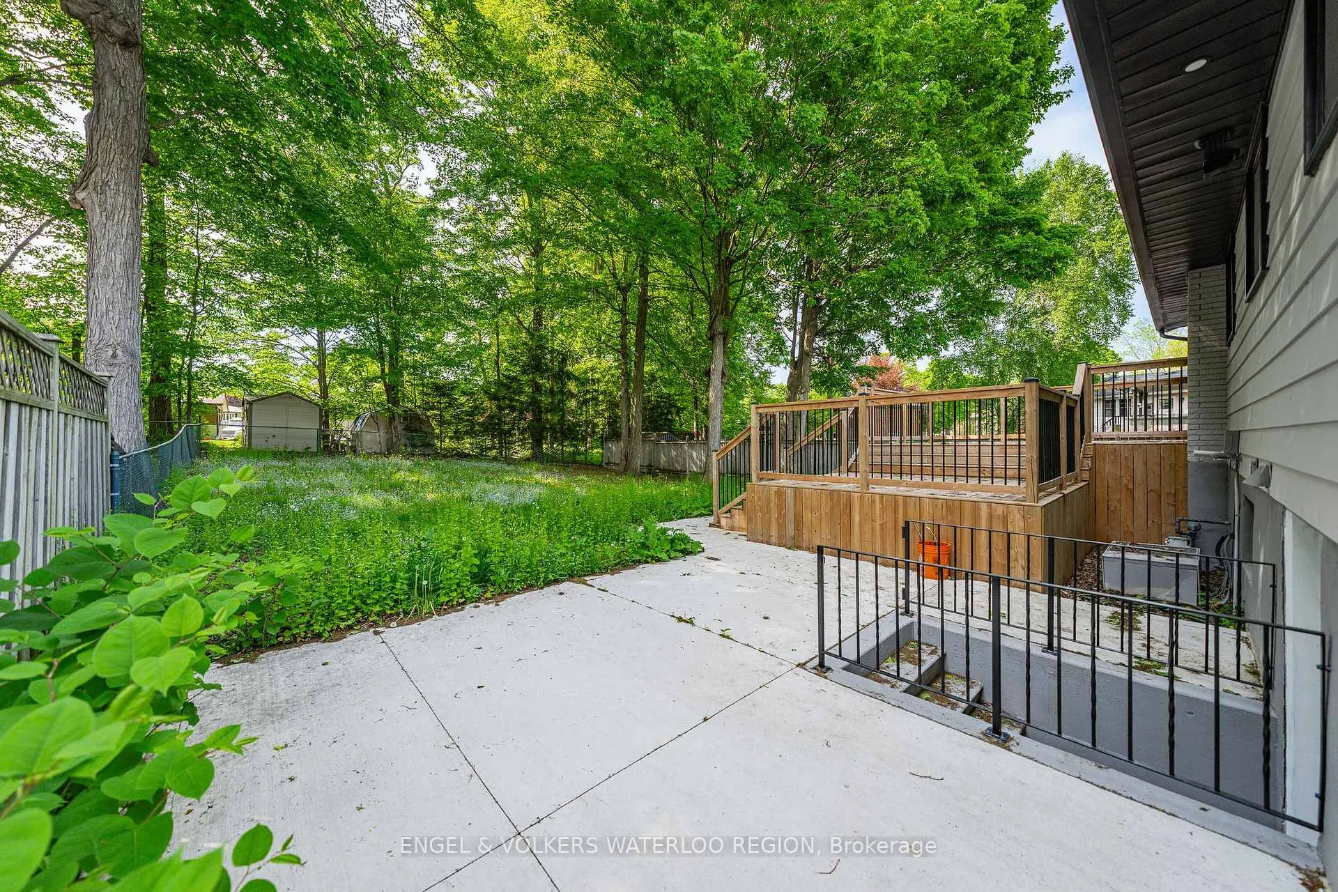 Photo 37 of 627 Glen Forrest Boulevard, Waterloo — HOMEH
