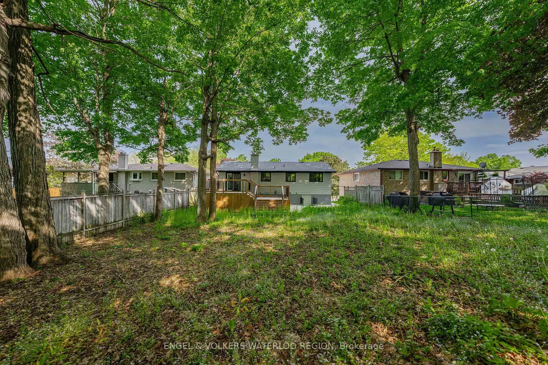 Photo 40 of 627 Glen Forrest Boulevard, Waterloo — HOMEH