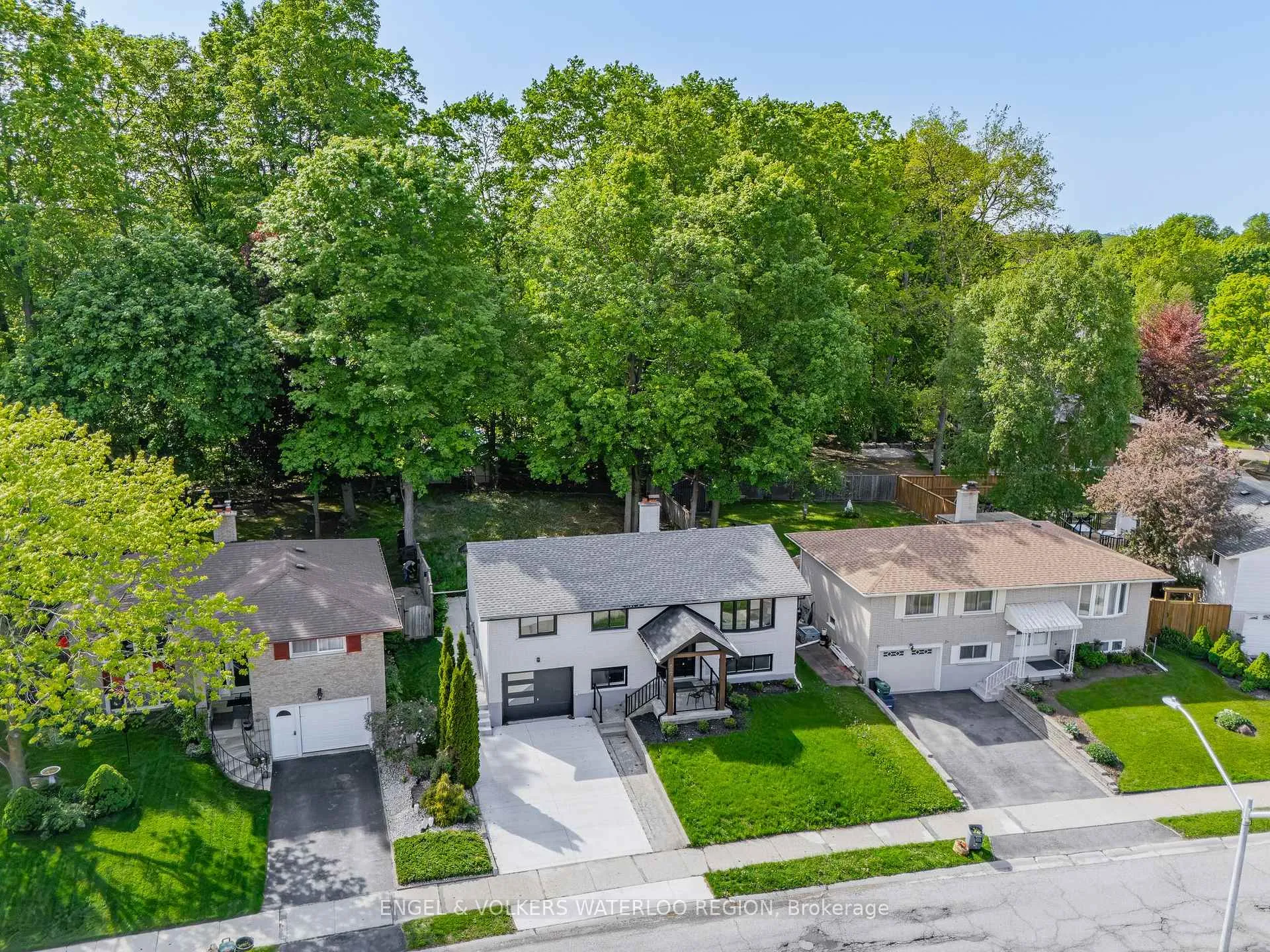 Photo 41 of 627 Glen Forrest Boulevard, Waterloo — HOMEH