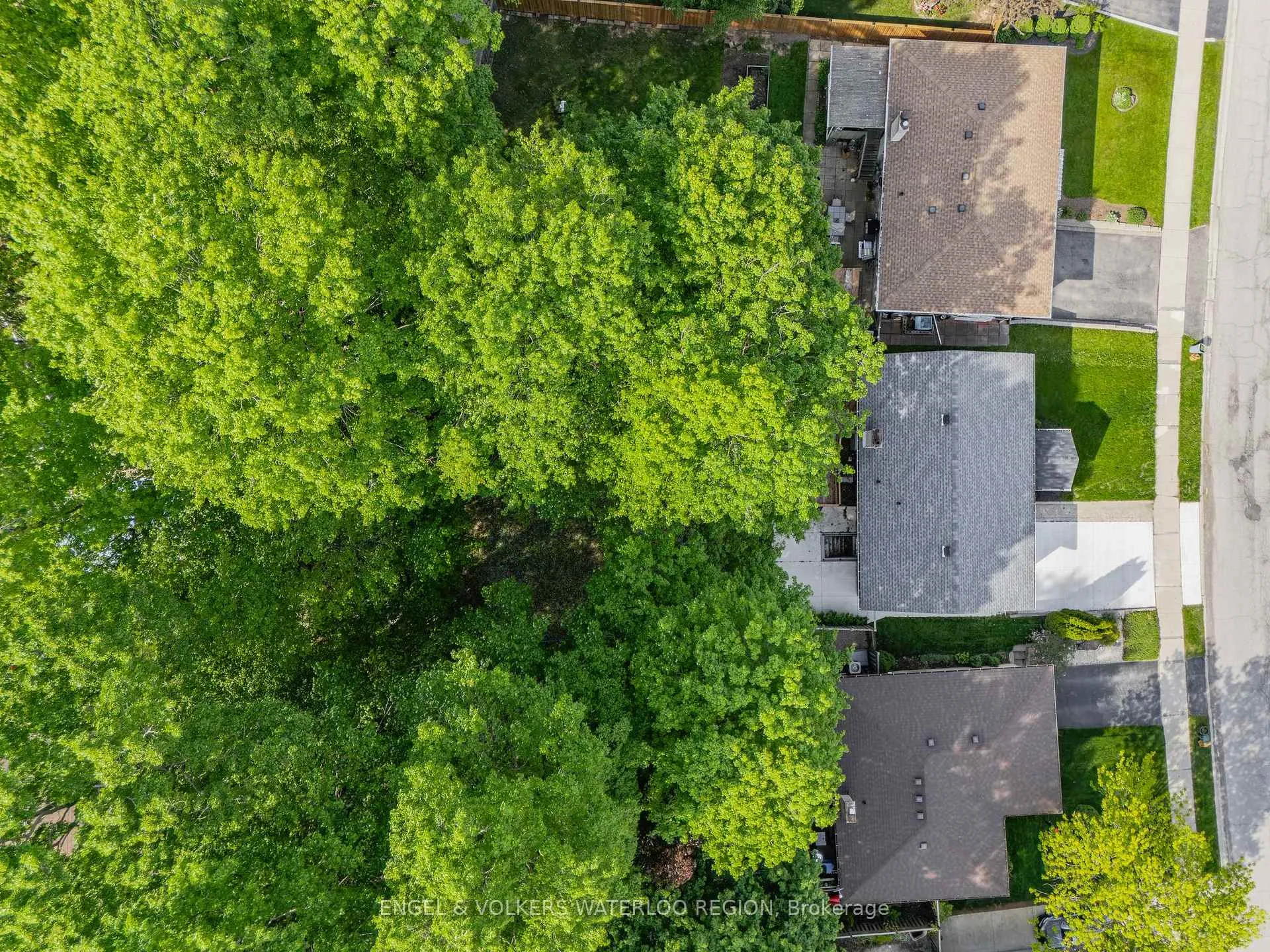 Photo 43 of 627 Glen Forrest Boulevard, Waterloo — HOMEH