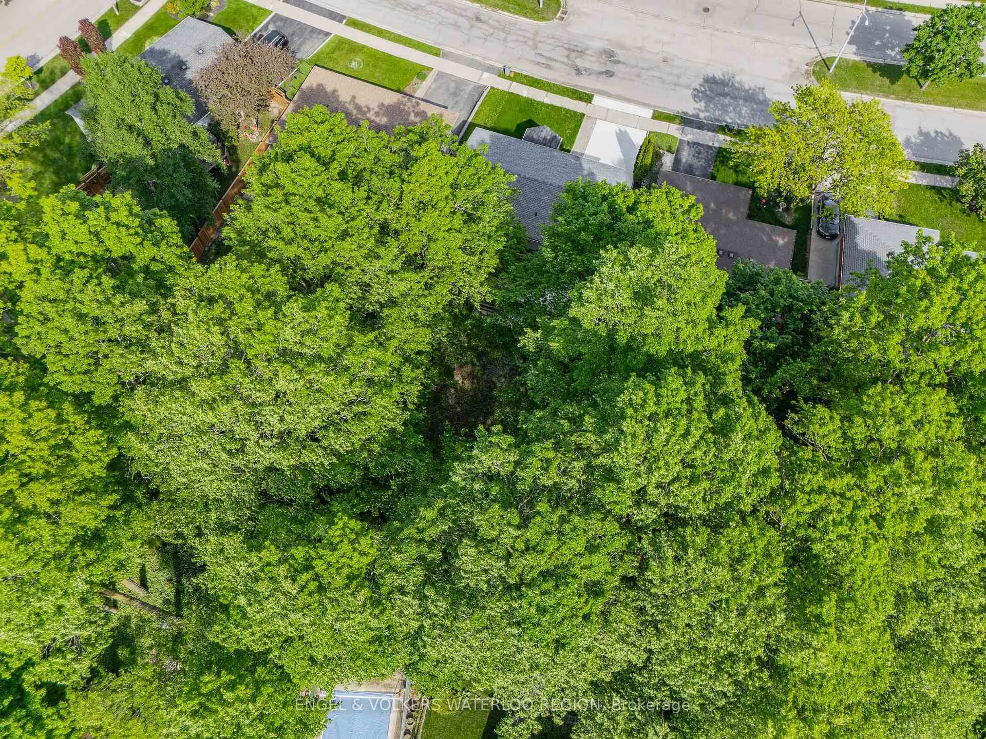 Photo 45 of 627 Glen Forrest Boulevard, Waterloo — HOMEH