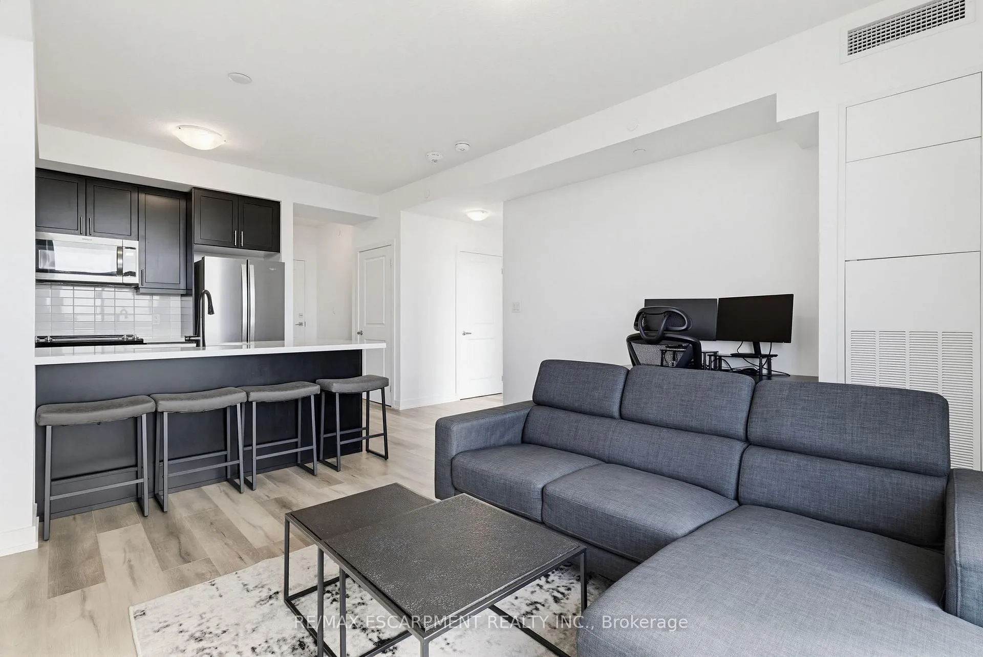 Photo 14 of Unit 438, 10 Mallard Trail, Hamilton, Waterdown — HOMEH