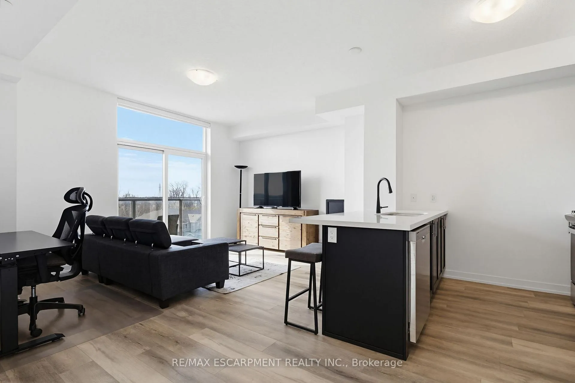 Photo 16 of Unit 438, 10 Mallard Trail, Hamilton, Waterdown — HOMEH