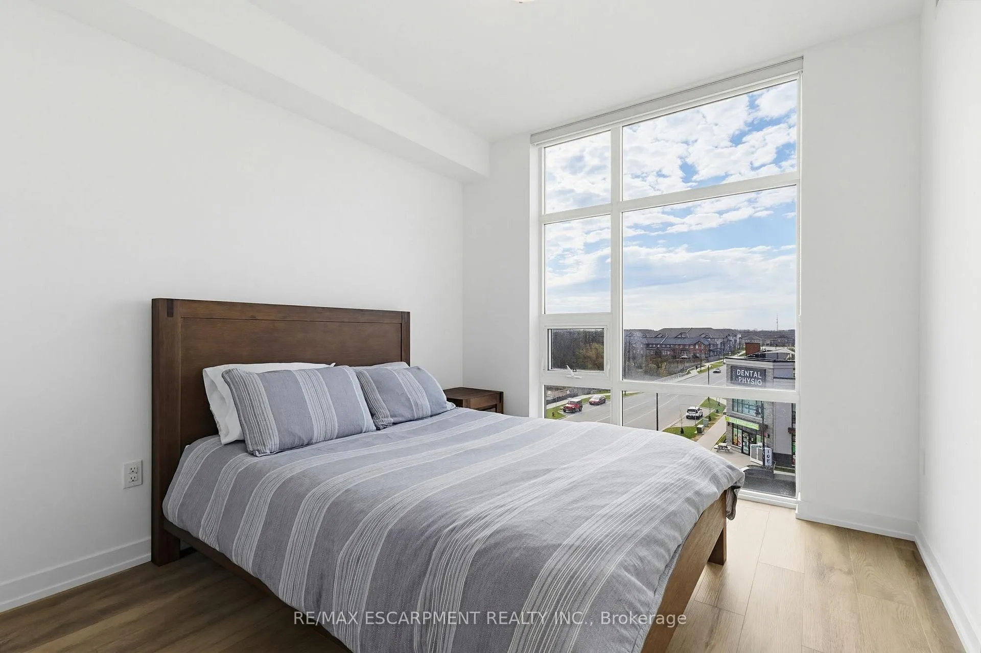 Photo 17 of Unit 438, 10 Mallard Trail, Hamilton, Waterdown — HOMEH