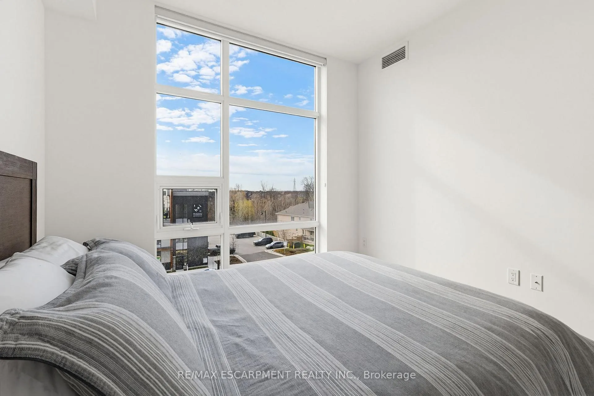 Photo 19 of Unit 438, 10 Mallard Trail, Hamilton, Waterdown — HOMEH