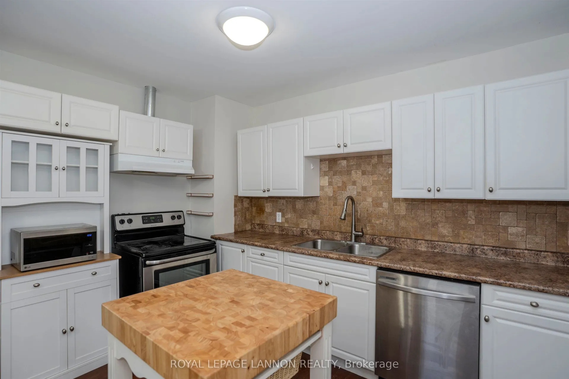 Photo 10 of 138 Windemere Ave. S. S, Thunder Bay, West End — HOMEH