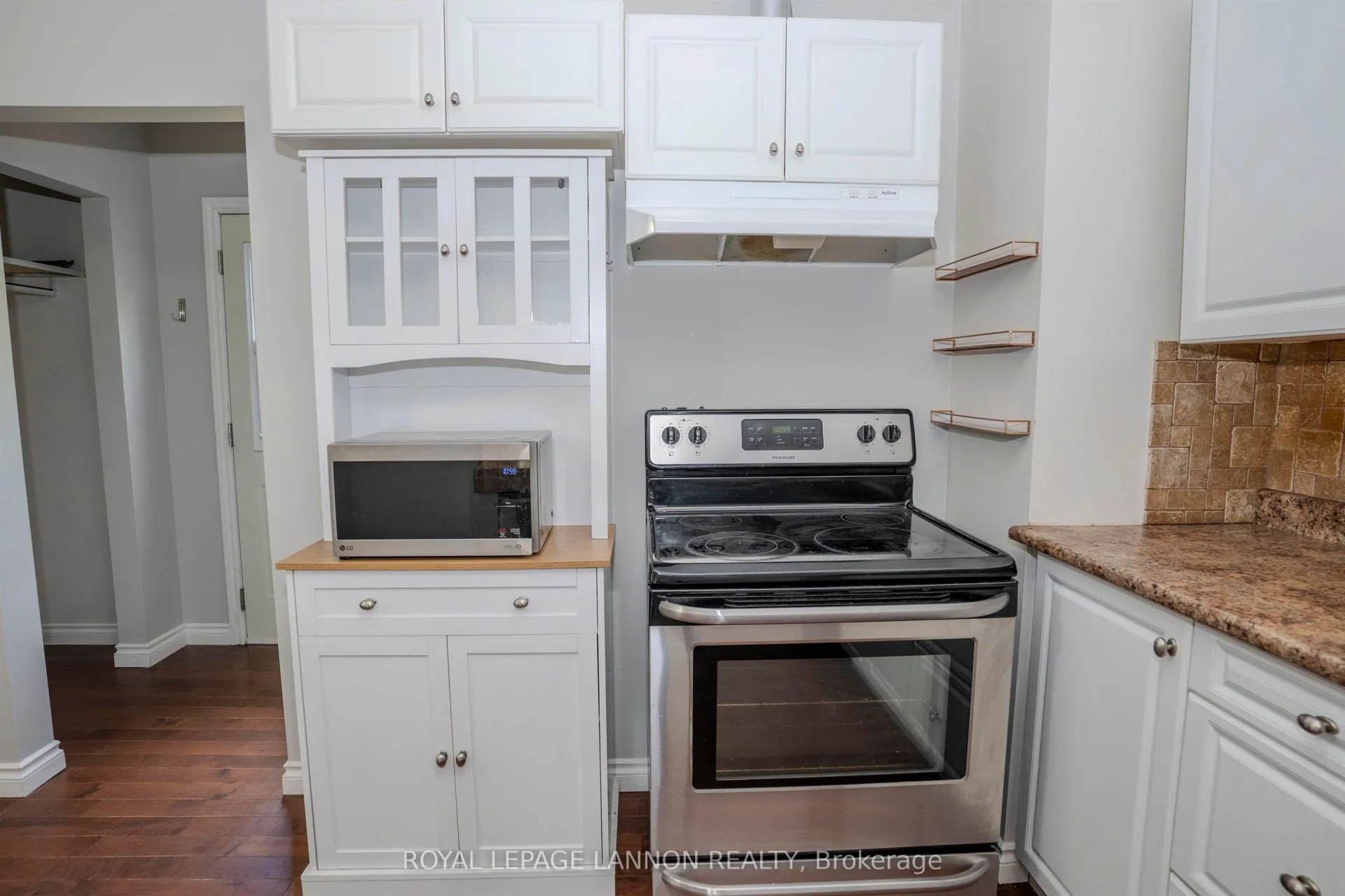 Photo 11 of 138 Windemere Ave. S. S, Thunder Bay, West End — HOMEH