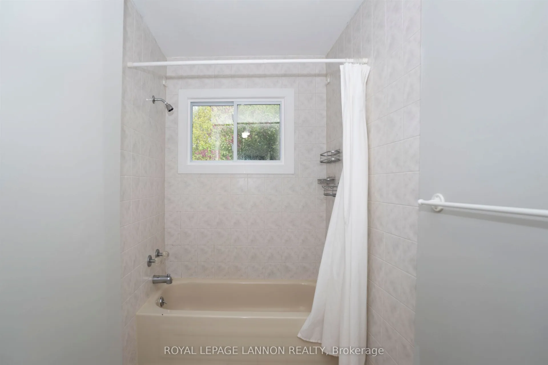 Photo 20 of 138 Windemere Ave. S. S, Thunder Bay, West End — HOMEH