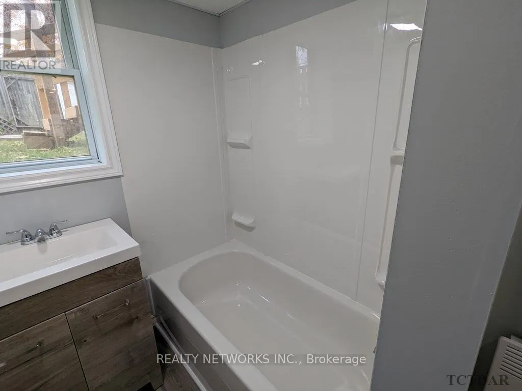 Photo 5 of 320 Birch Street N, Timmins, TNE - Central — HOMEH