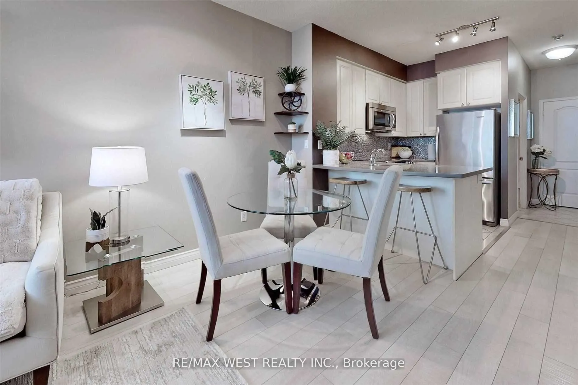 Photo 5 of Unit 604, 555 Yonge Street, Toronto, Church-Yonge Corridor — HOMEH