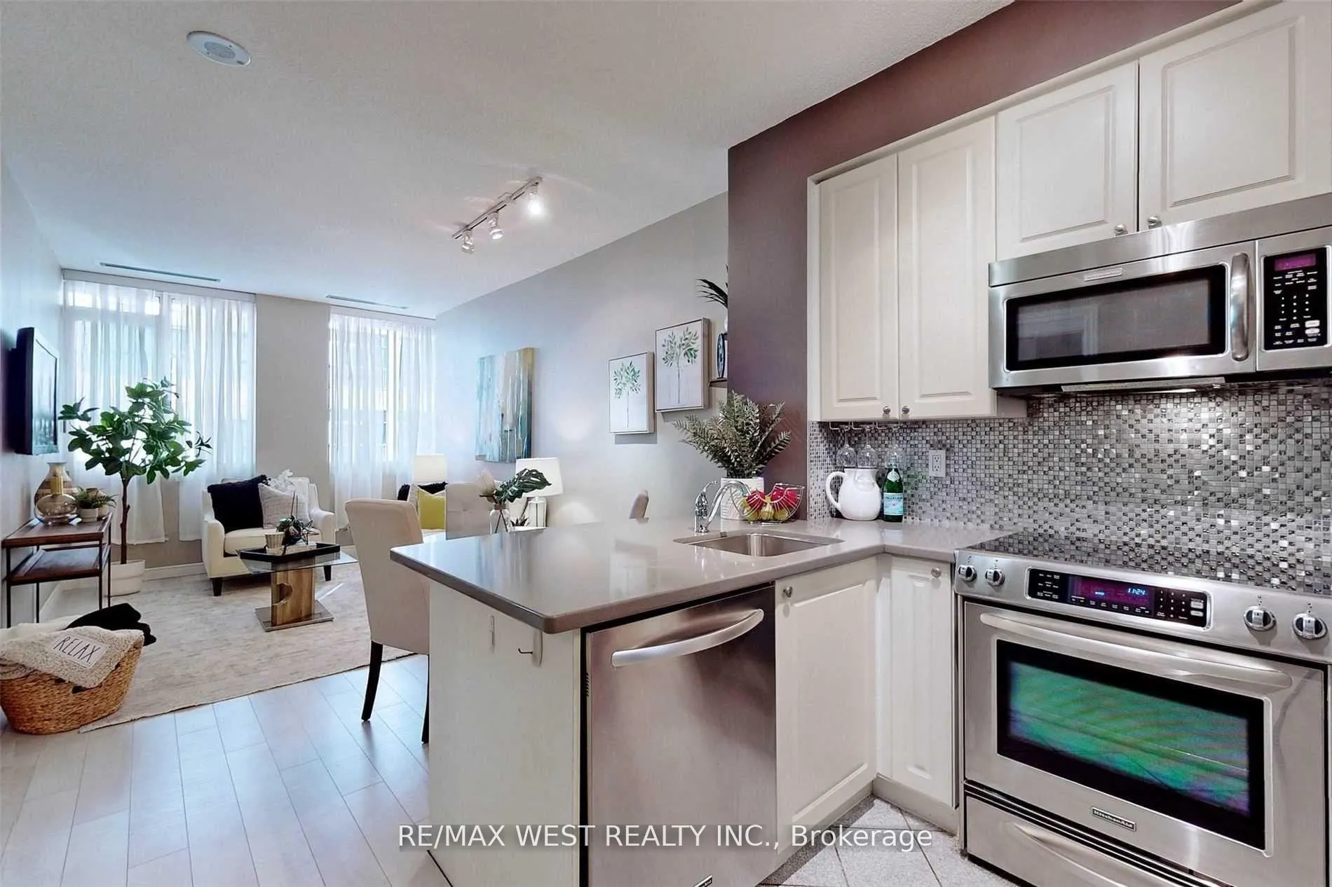 Photo 7 of Unit 604, 555 Yonge Street, Toronto, Church-Yonge Corridor — HOMEH