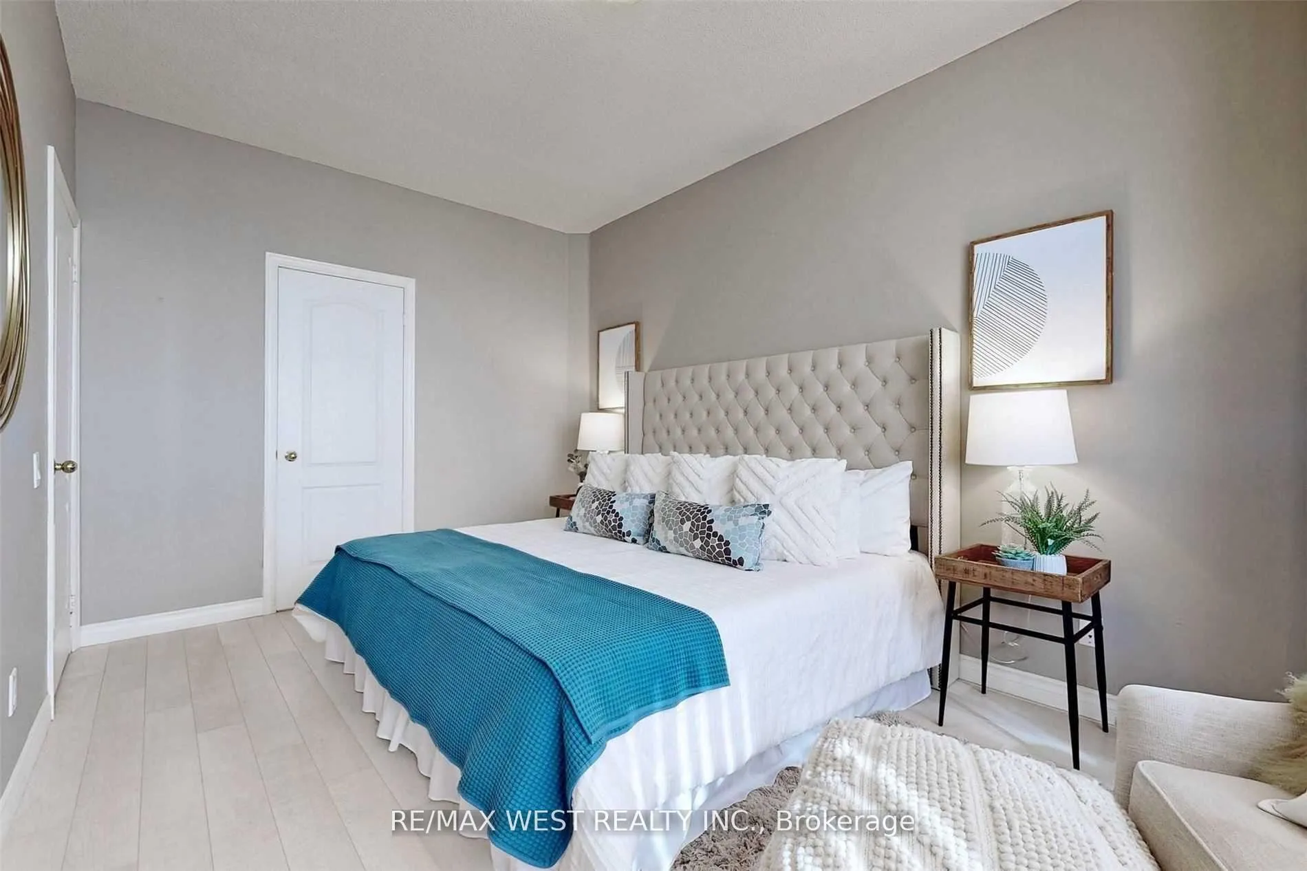 Photo 13 of Unit 604, 555 Yonge Street, Toronto, Church-Yonge Corridor — HOMEH