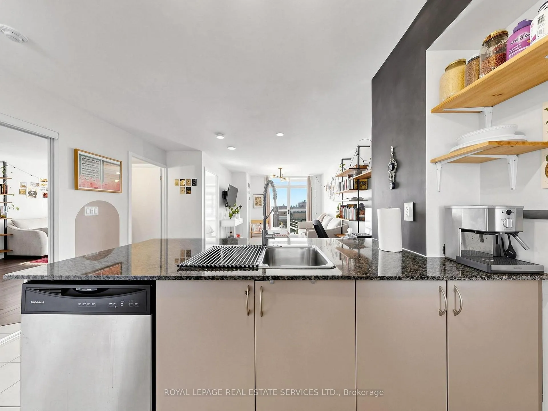 Photo 8 of Unit 728, 812 Lansdowne Avenue, Toronto, Dovercourt-Wallace Emerson-Junction — HOMEH