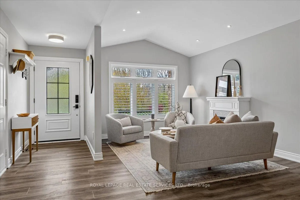 Photo 5 of 147 Valridge Drive, Hamilton, Ancaster — HOMEH