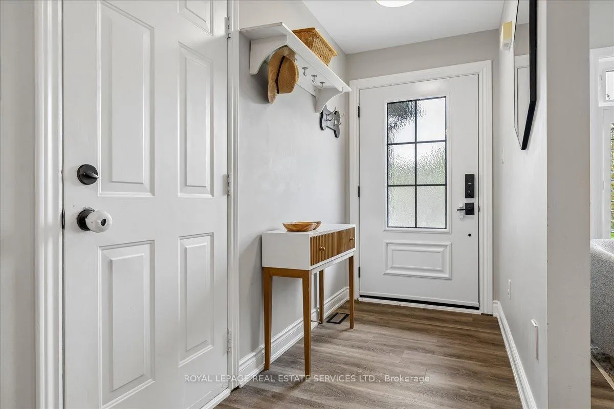Photo 8 of 147 Valridge Drive, Hamilton, Ancaster — HOMEH