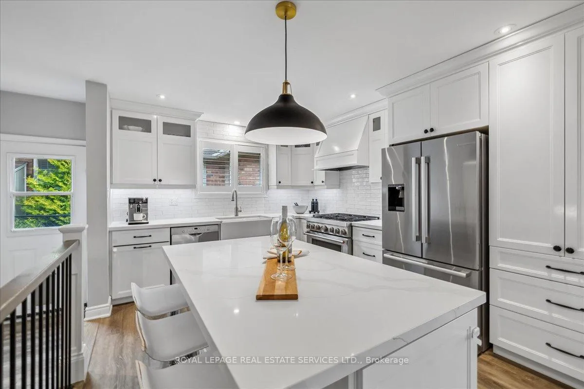 Photo 12 of 147 Valridge Drive, Hamilton, Ancaster — HOMEH