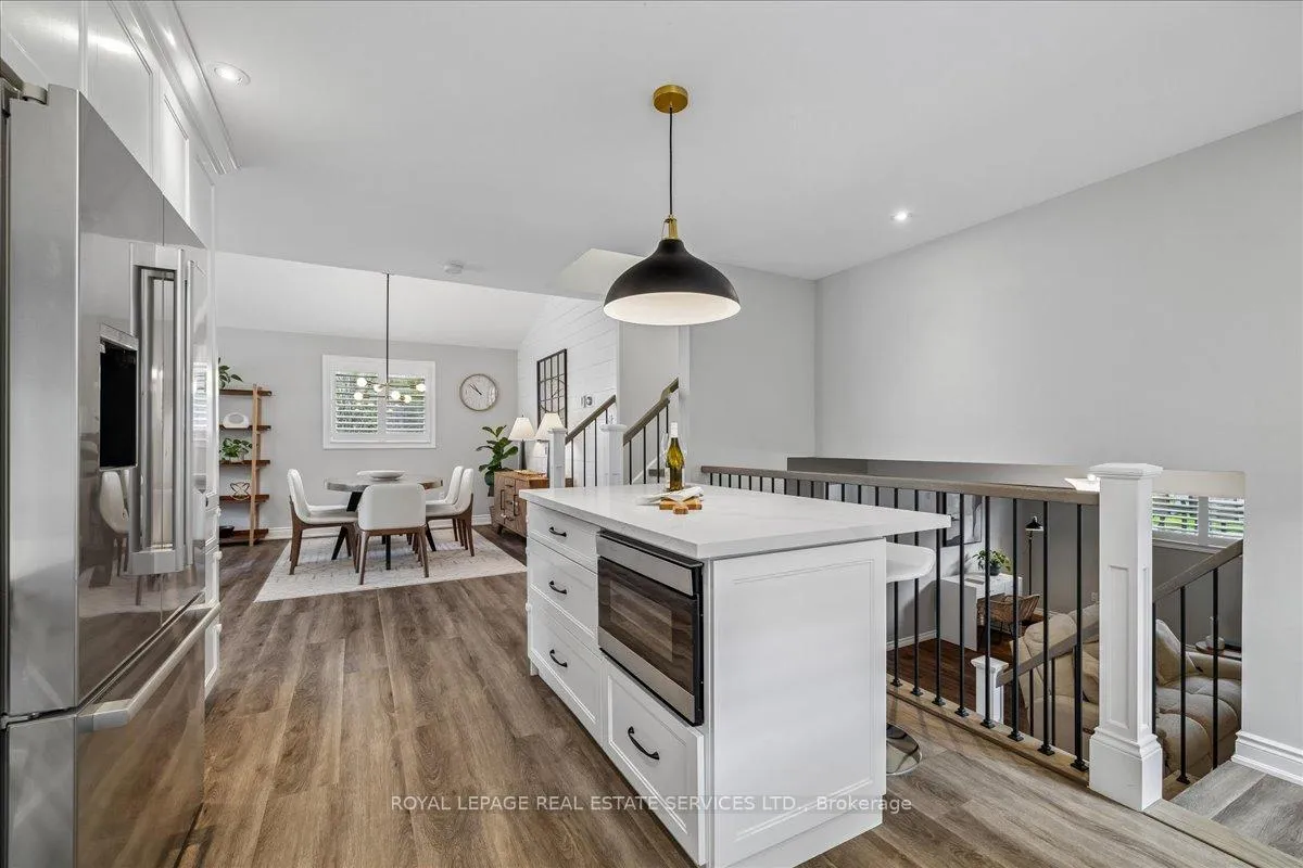Photo 15 of 147 Valridge Drive, Hamilton, Ancaster — HOMEH