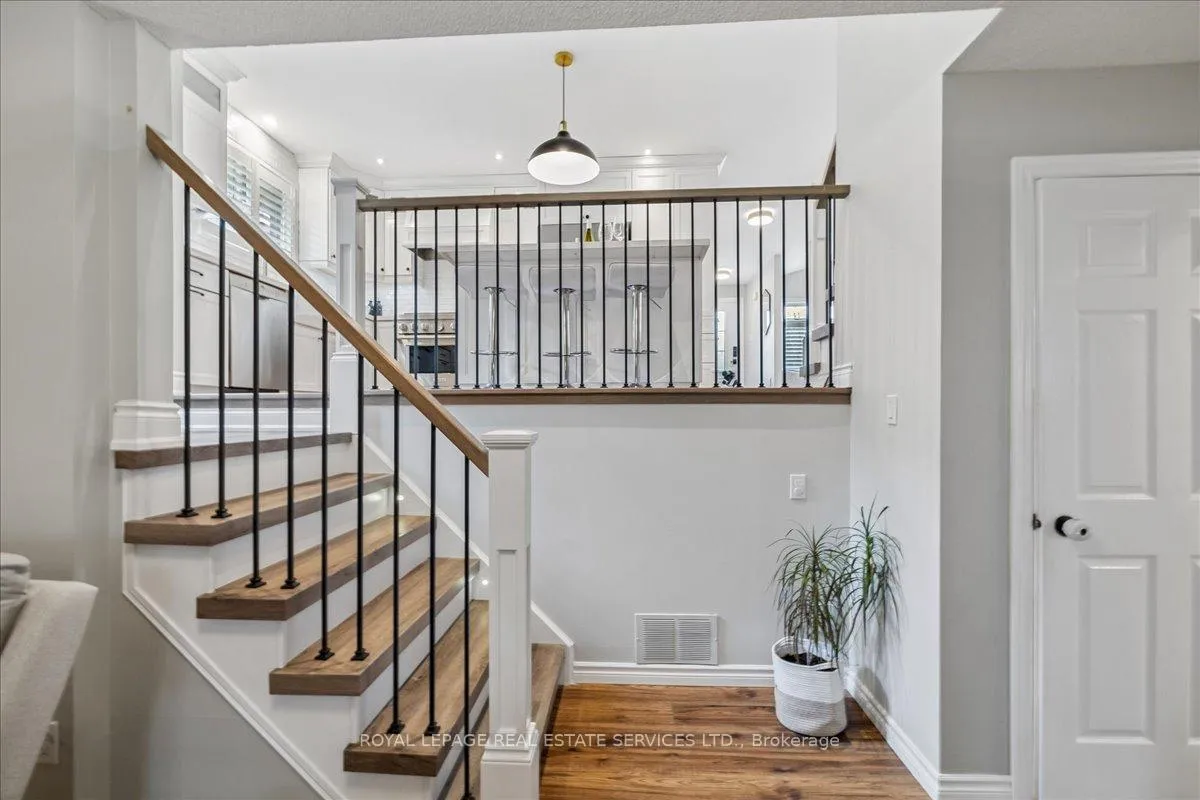 Photo 25 of 147 Valridge Drive, Hamilton, Ancaster — HOMEH