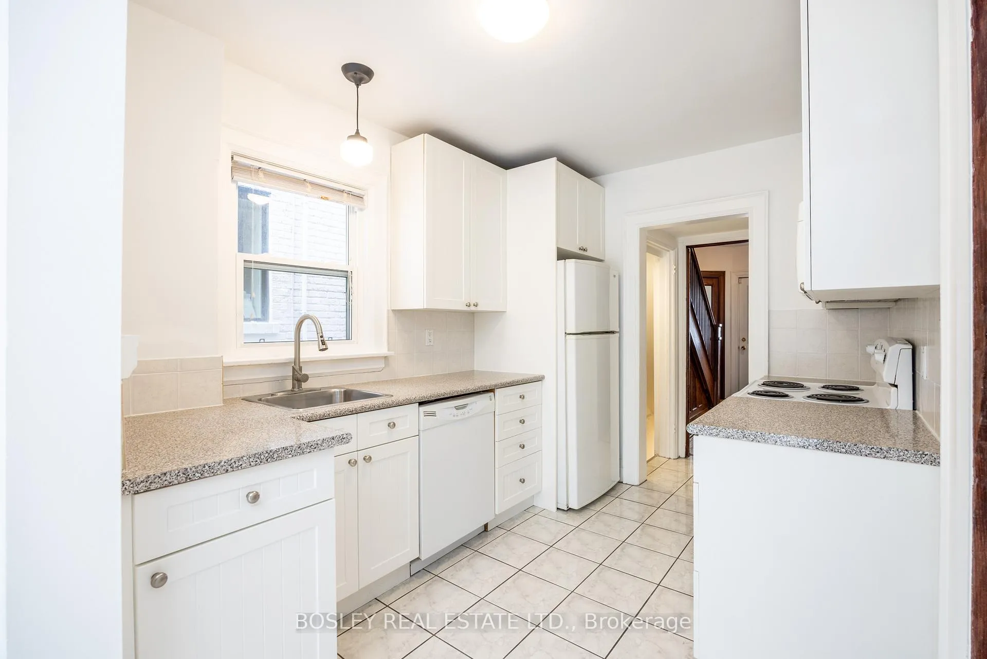 Photo 11 of 88 Manor Road E, Toronto, Mount Pleasant West — HOMEH