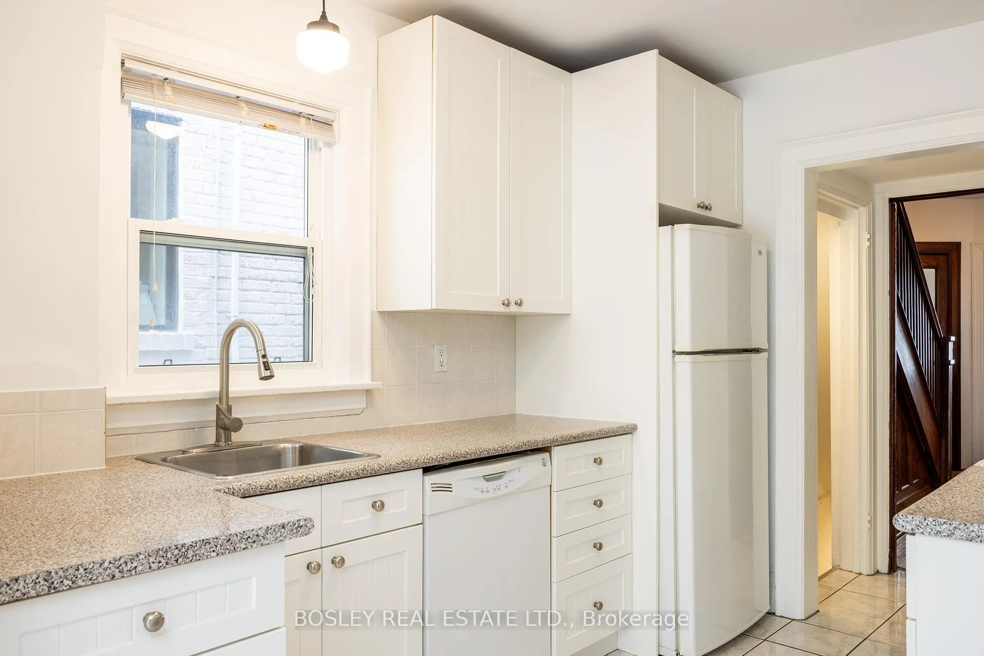 Photo 12 of 88 Manor Road E, Toronto, Mount Pleasant West — HOMEH