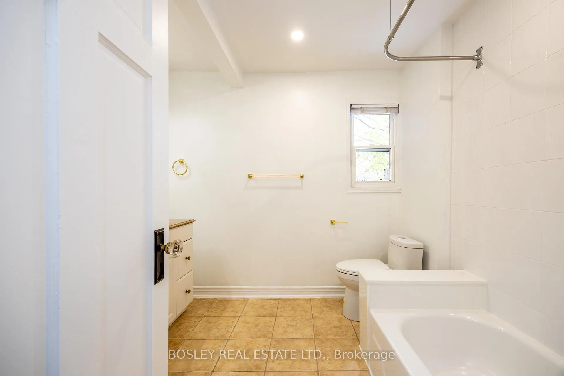 Photo 29 of 88 Manor Road E, Toronto, Mount Pleasant West — HOMEH