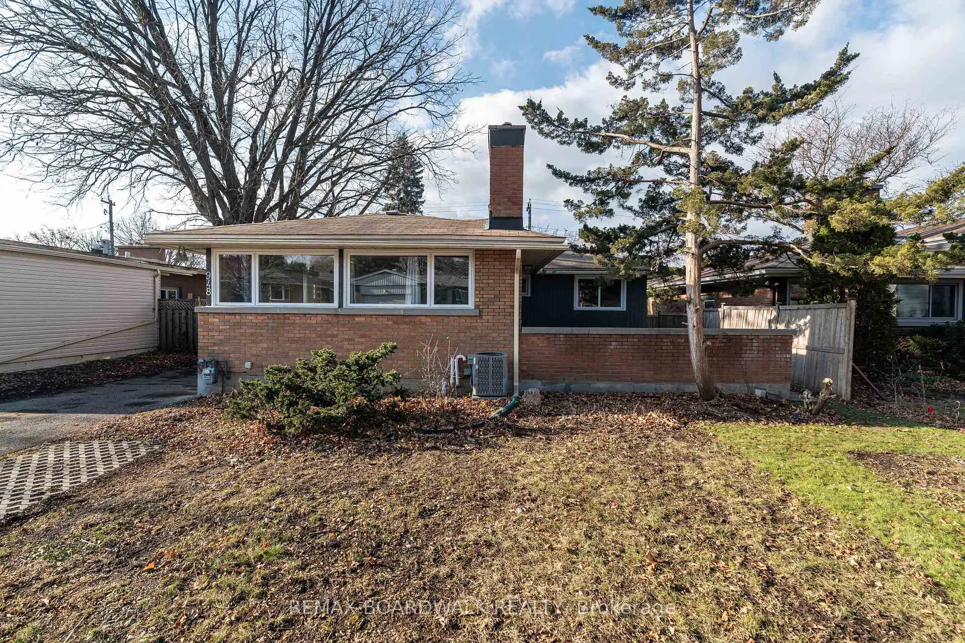 Photo 1 of Unit B, 948 Parkhurst Boulevard, Ottawa, McKellar Heights/Glabar Park — HOMEH