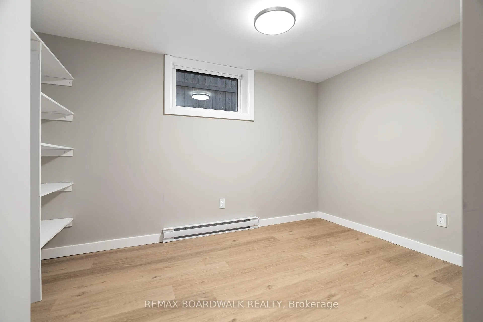 Photo 9 of Unit B, 948 Parkhurst Boulevard, Ottawa, McKellar Heights/Glabar Park — HOMEH